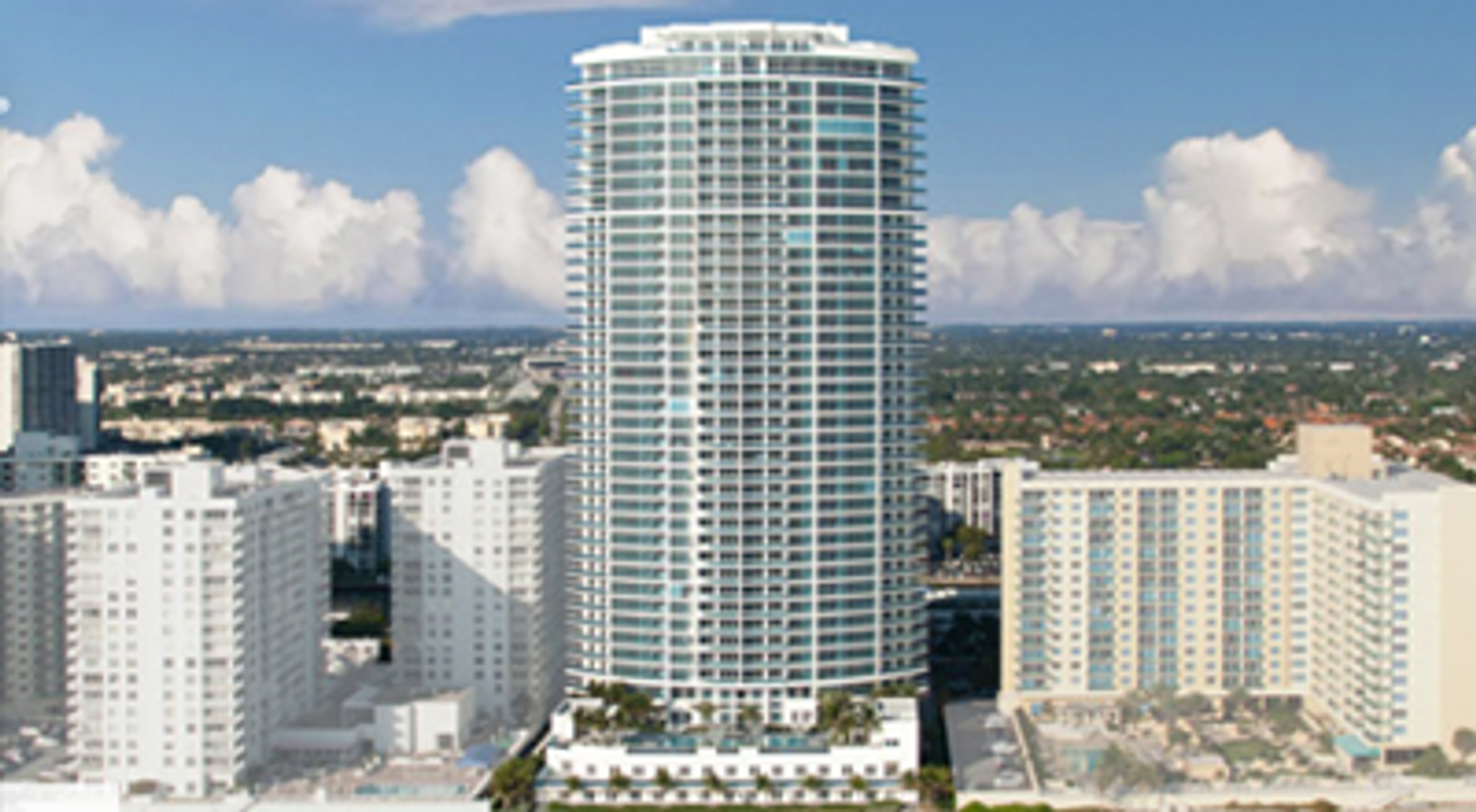 Condominium in Hollywood, Florida 10042546