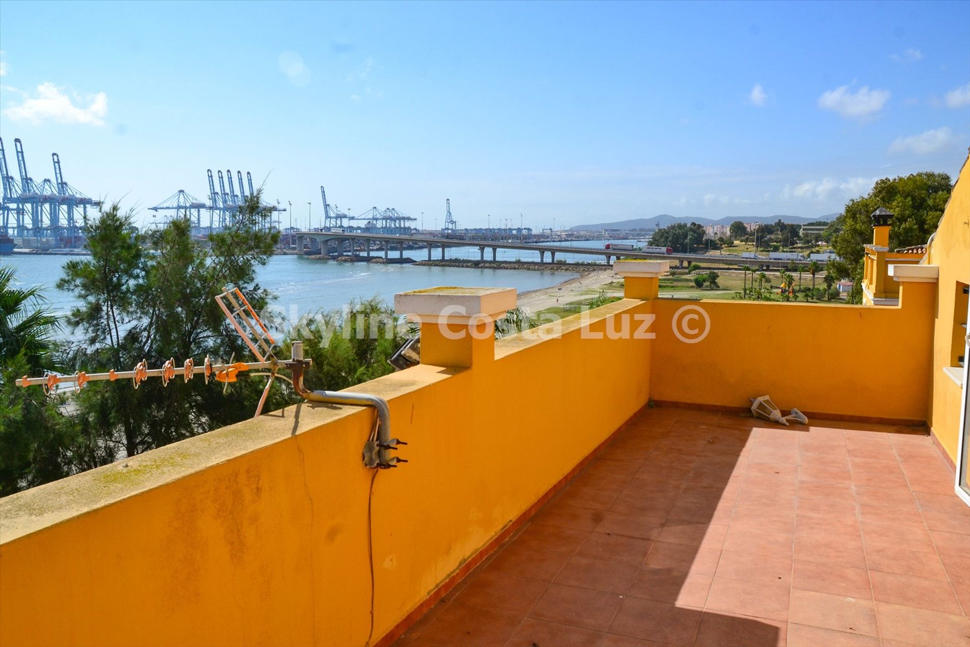 rumah dalam Algeciras, Andalusia 10042553