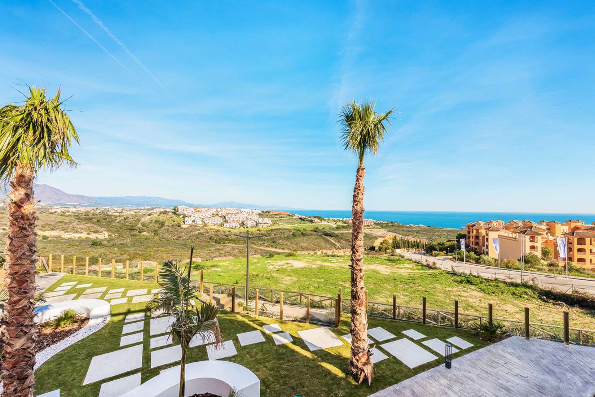 Condominium in Castillo de Sabinillas, Andalusië 10043010