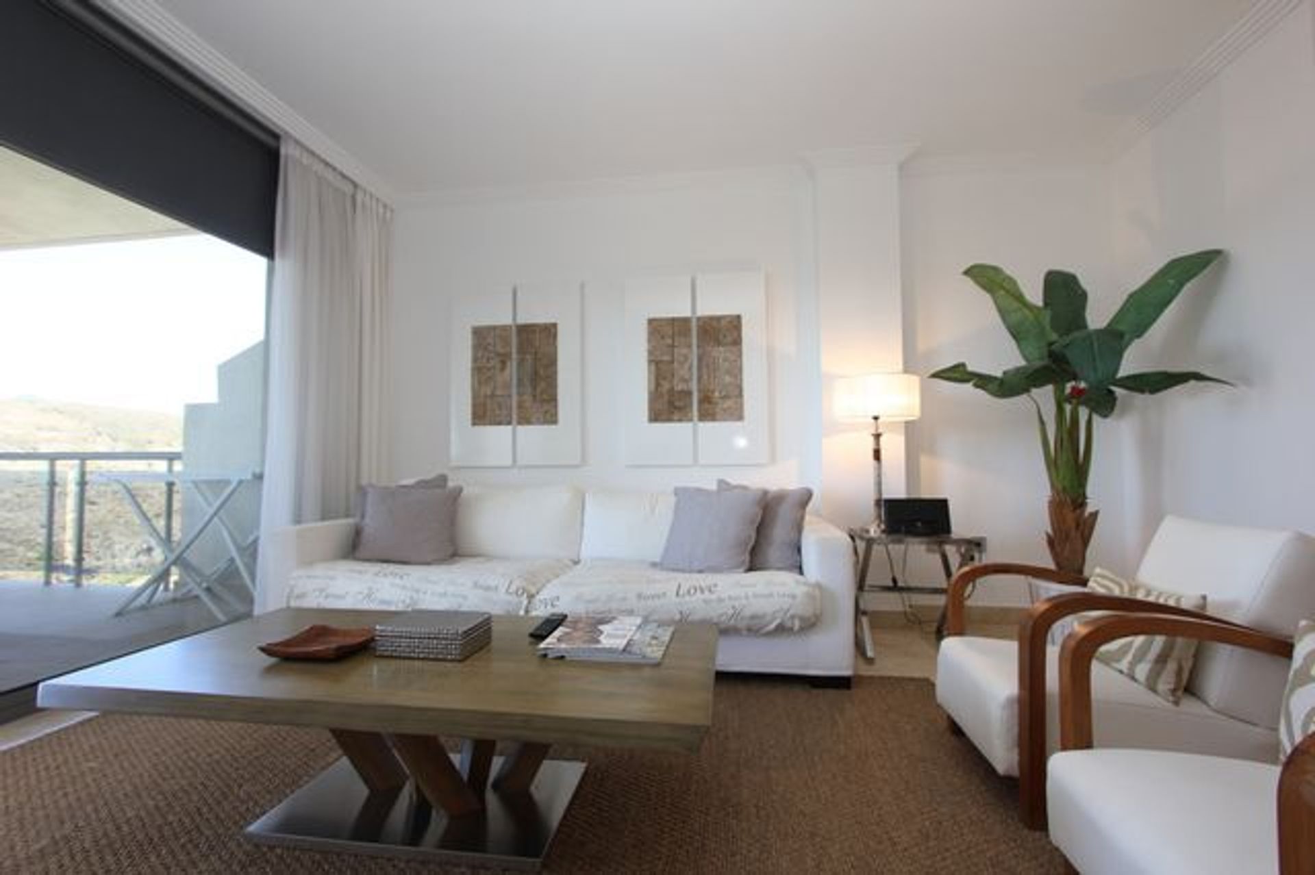 Condominium in Benahavis, Andalusia 10043832