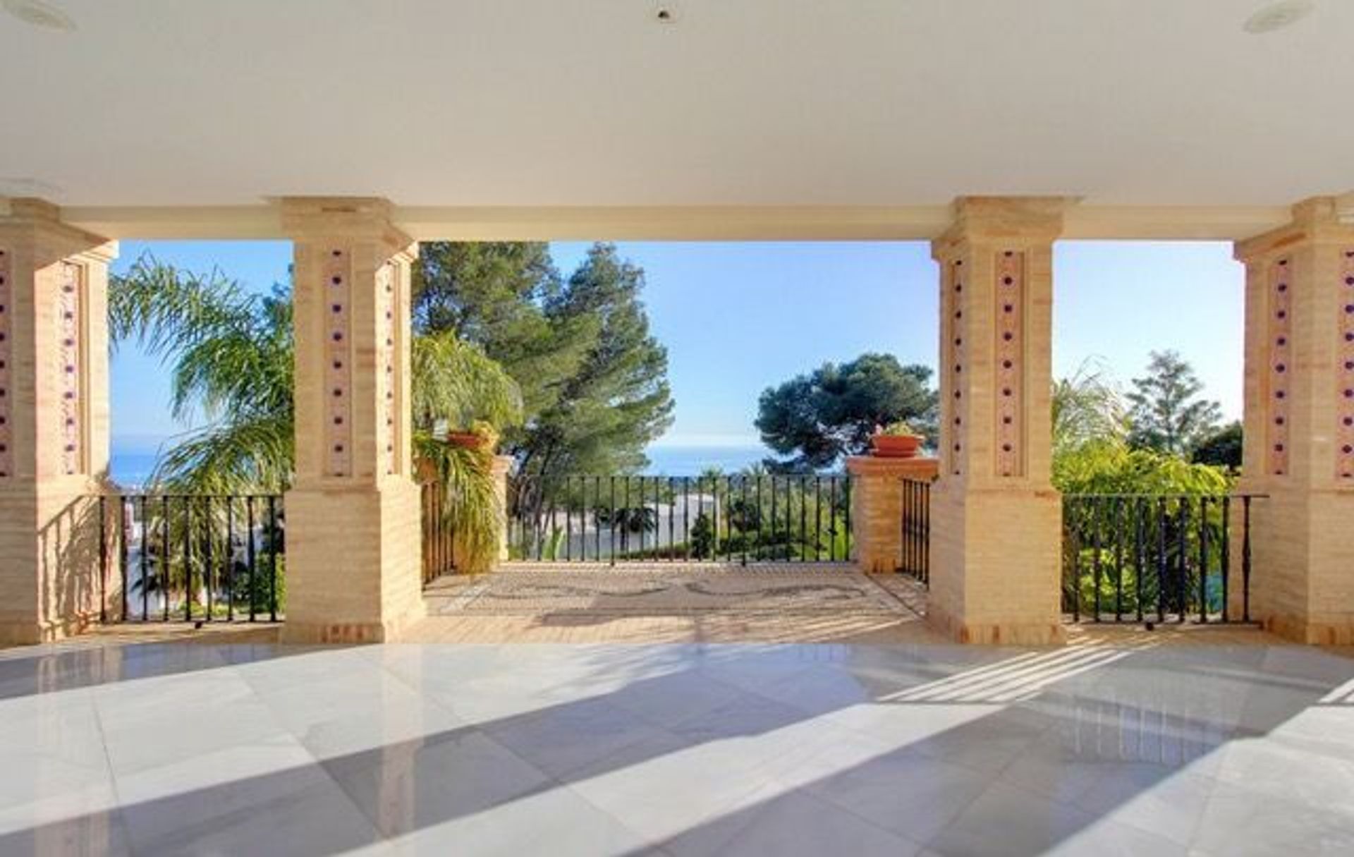 House in Marbella Golden Mile, Malaga 10043908