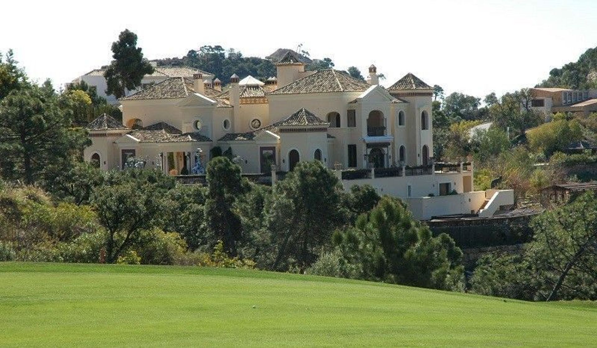 House in Benahavis, Malaga 10044142