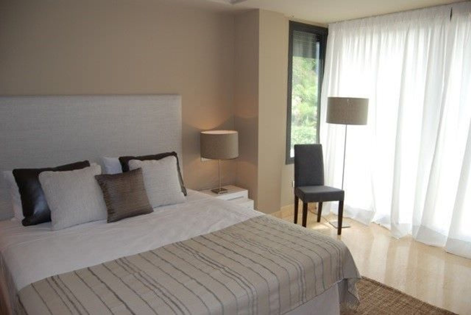 Condominium in New Andalucia, Malaga 10044223