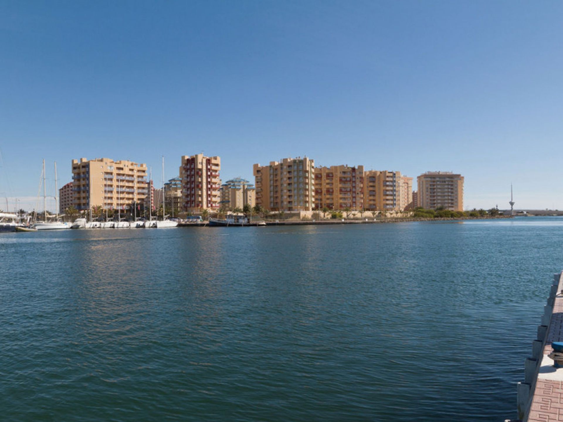 Condominium in La Manga, Region Of Murcia 10045974