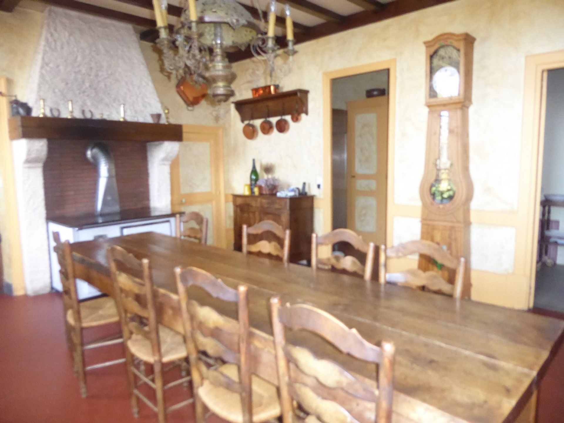 rumah dalam Saint-Gerand-le-Puy, Auvergne-Rhone-Alpes 10047336