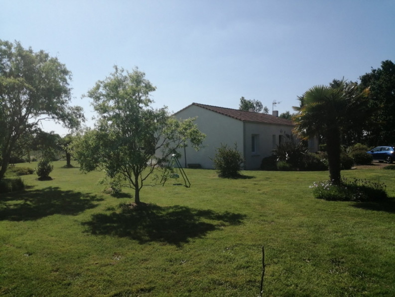 House in La Limouziniere,  10047337