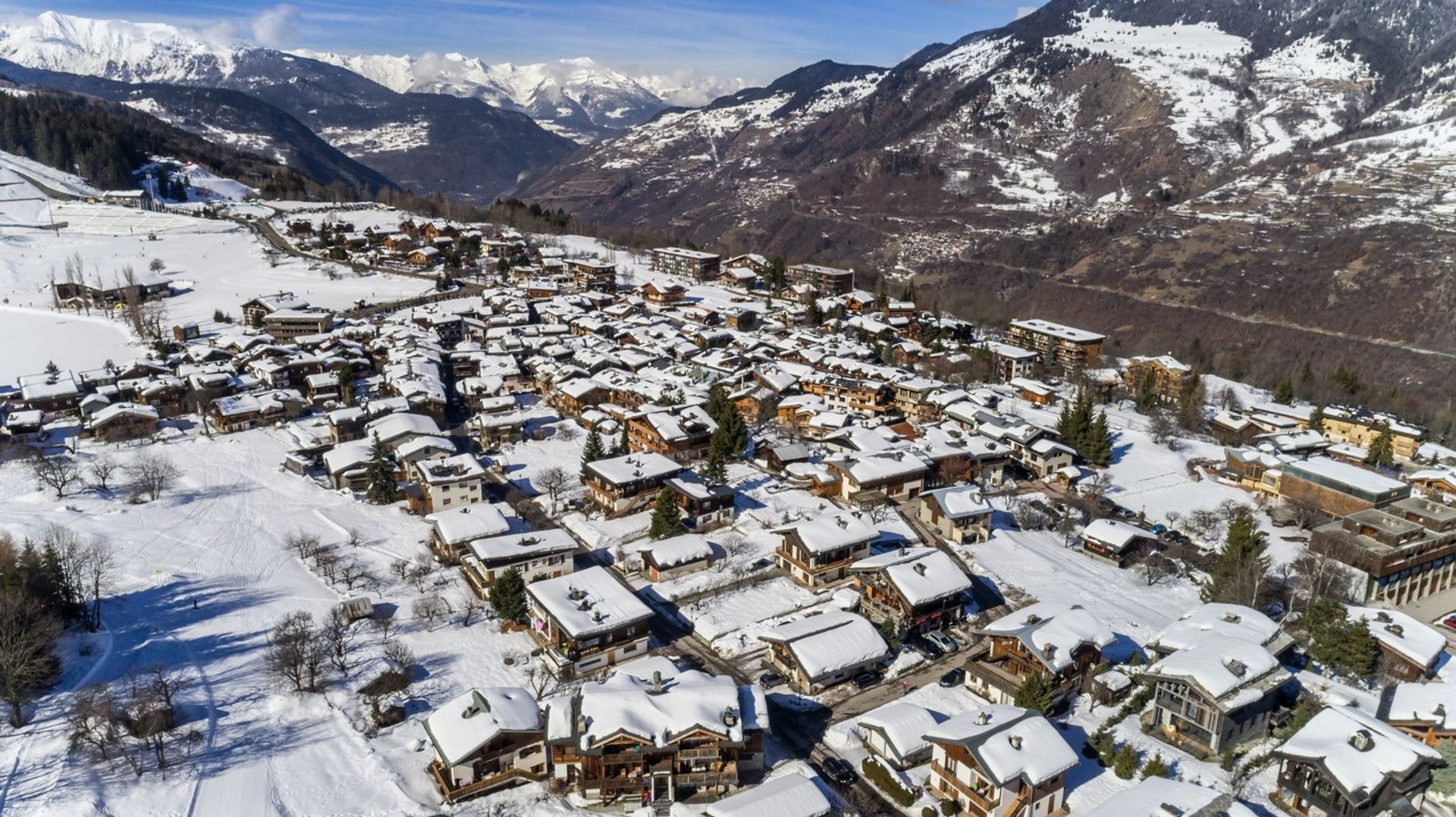 집 에 Le Pra, Auvergne-Rhone-Alpes 10048367