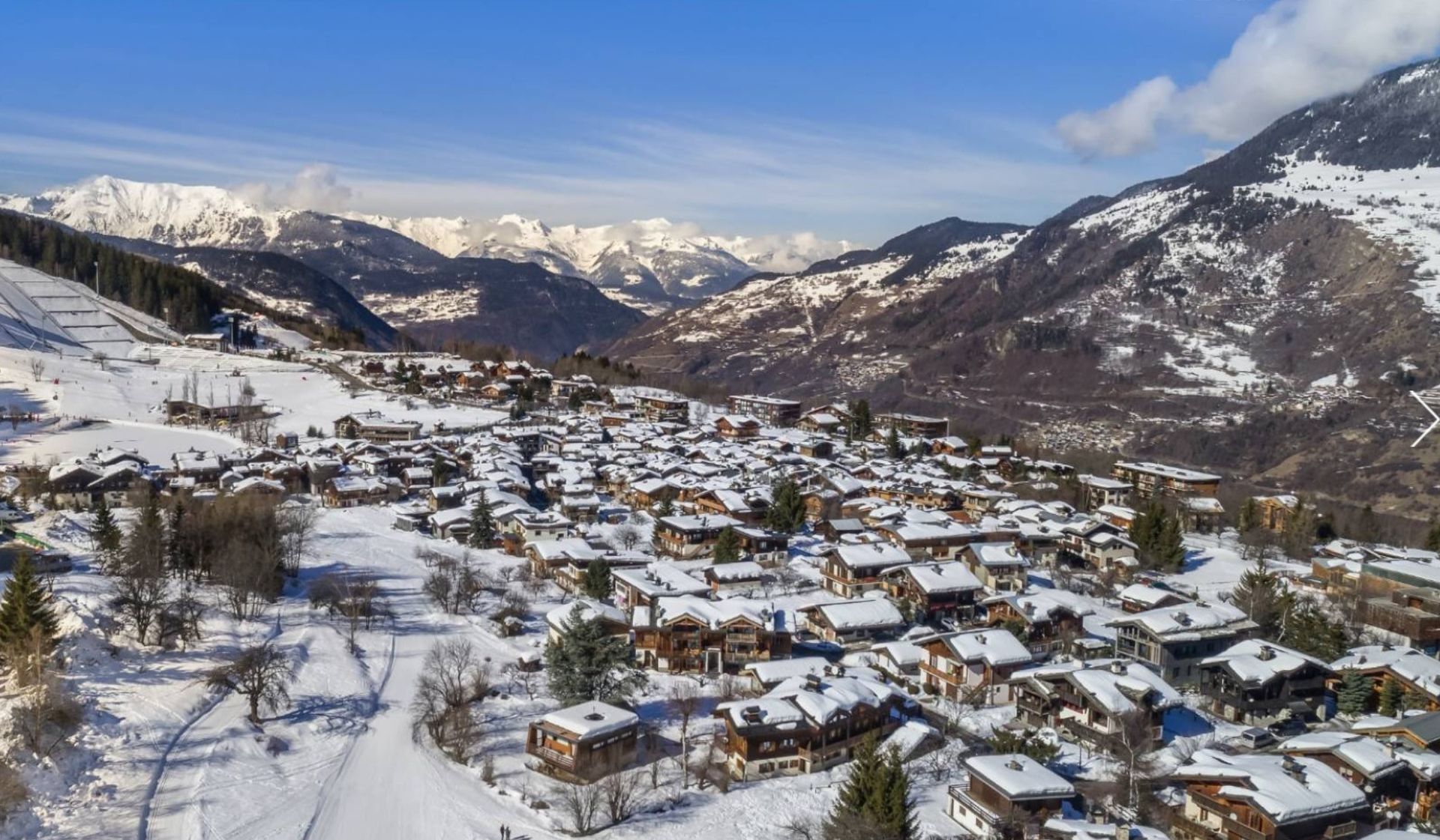 House in Courchevel, Rhone Alps 10048441