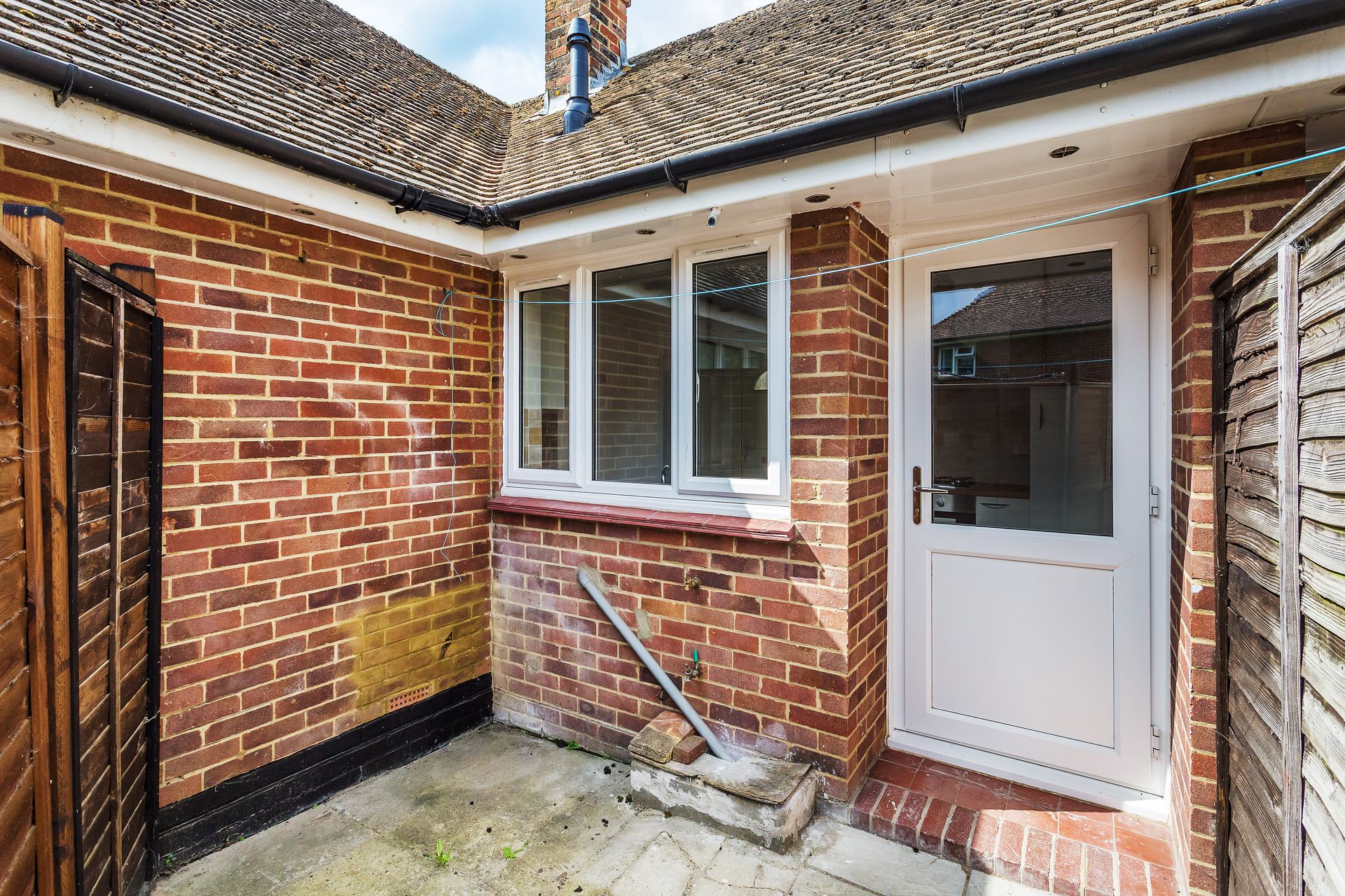 House in Horley, Surrey 10048612