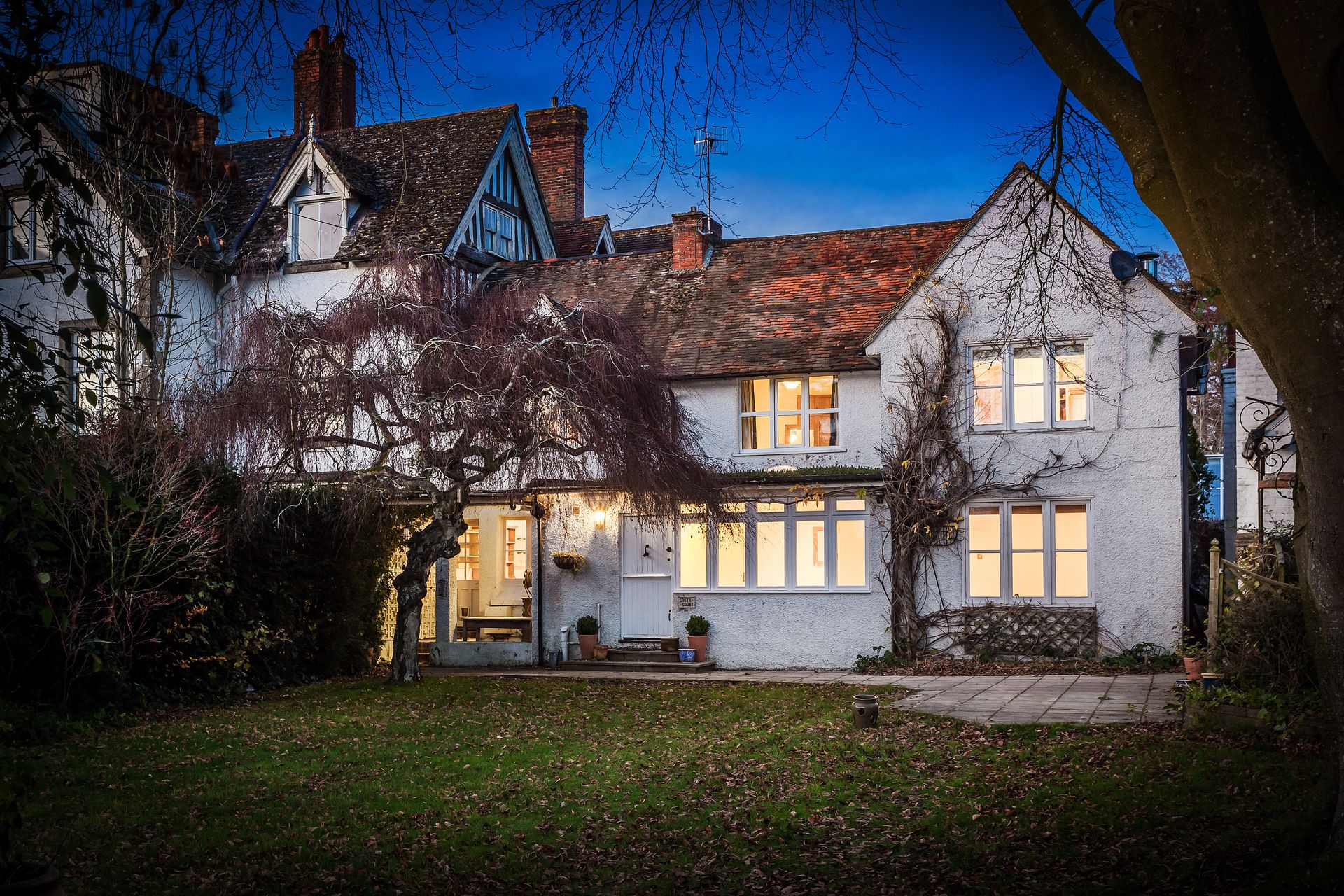 casa en Salfords, Surrey 10048648