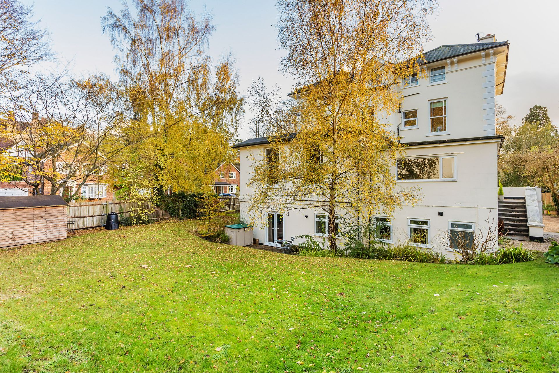 Condominium in Reigate, Surrey 10048675