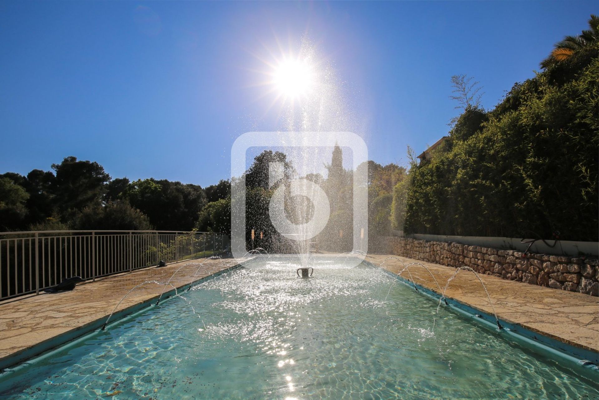 σπίτι σε Biot, Provence-Alpes-Cote D'azur 10048761