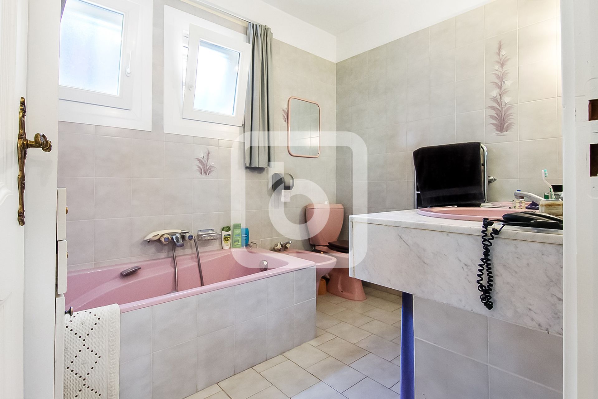 Condominium in Menton, Provence-Alpes-Cote D'azur 10048764