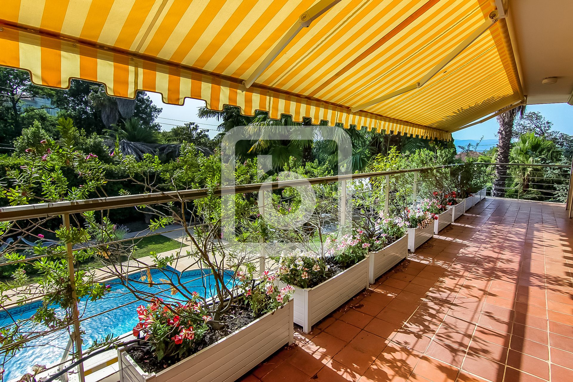 Hus i Juan-les-Pins, Provence-Alpes-Cote d'Azur 10048770