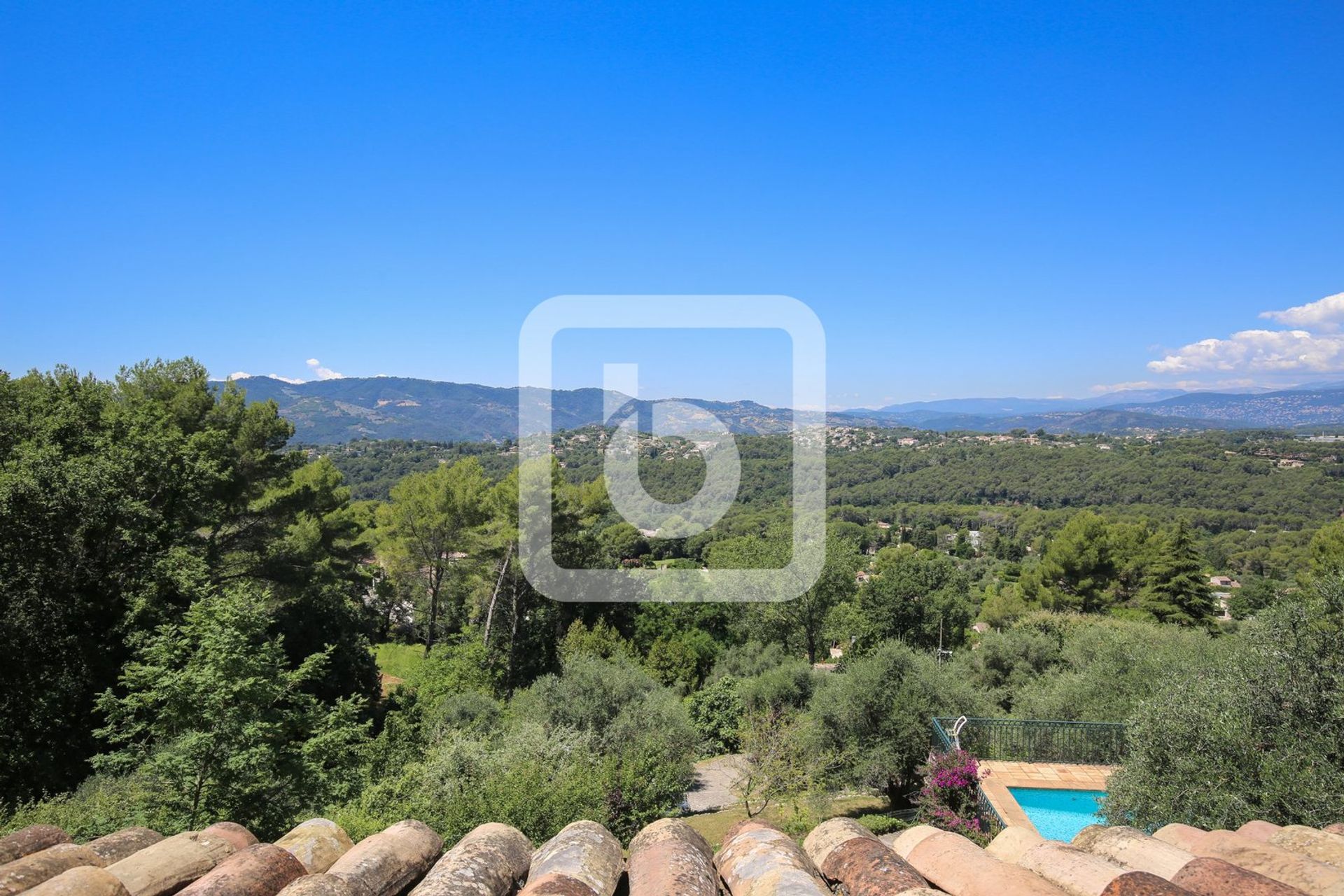 房子 在 Mougins, Provence-Alpes-Cote D'azur 10048780