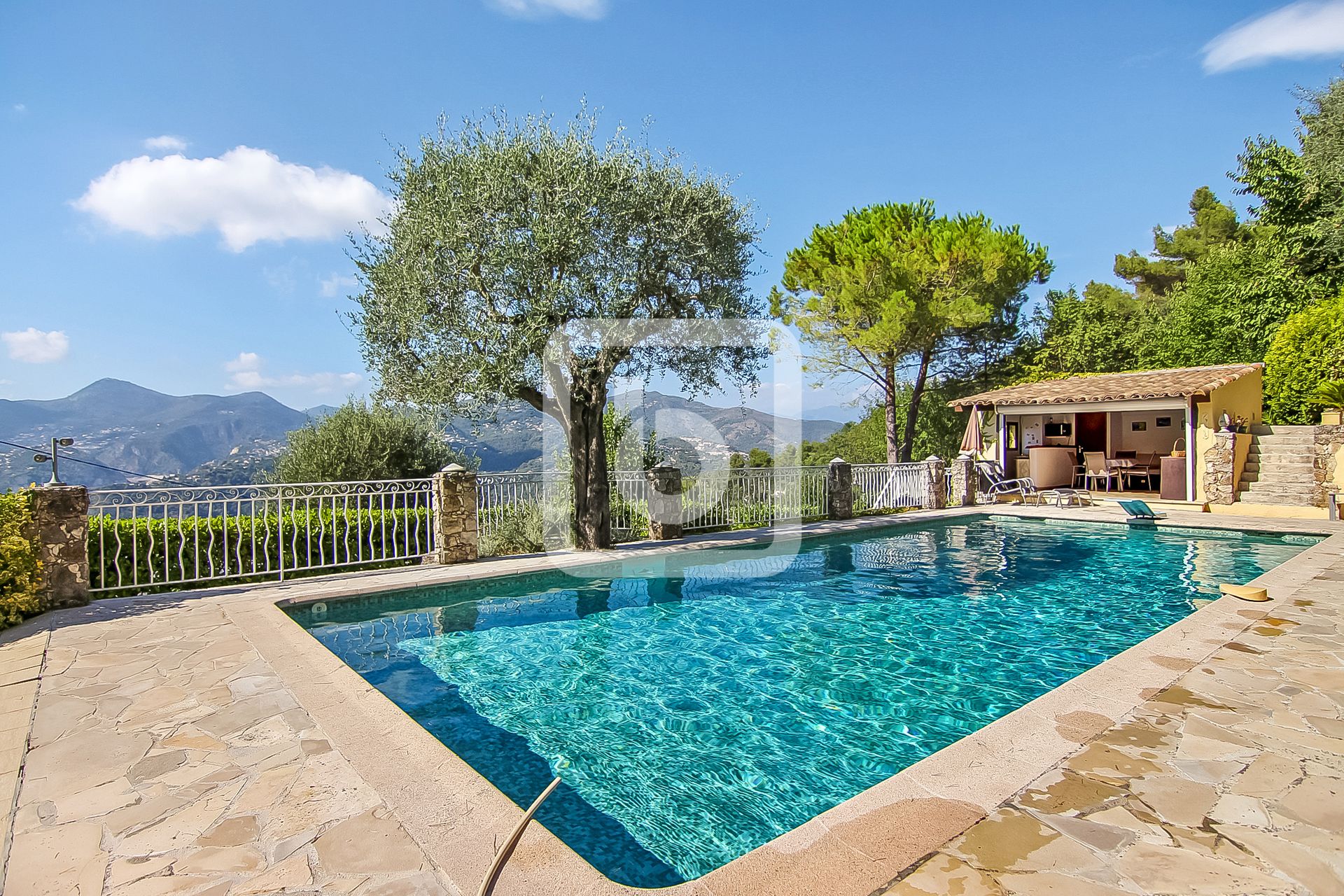 House in La Trinite, Provence-Alpes-Cote D'azur 10048795