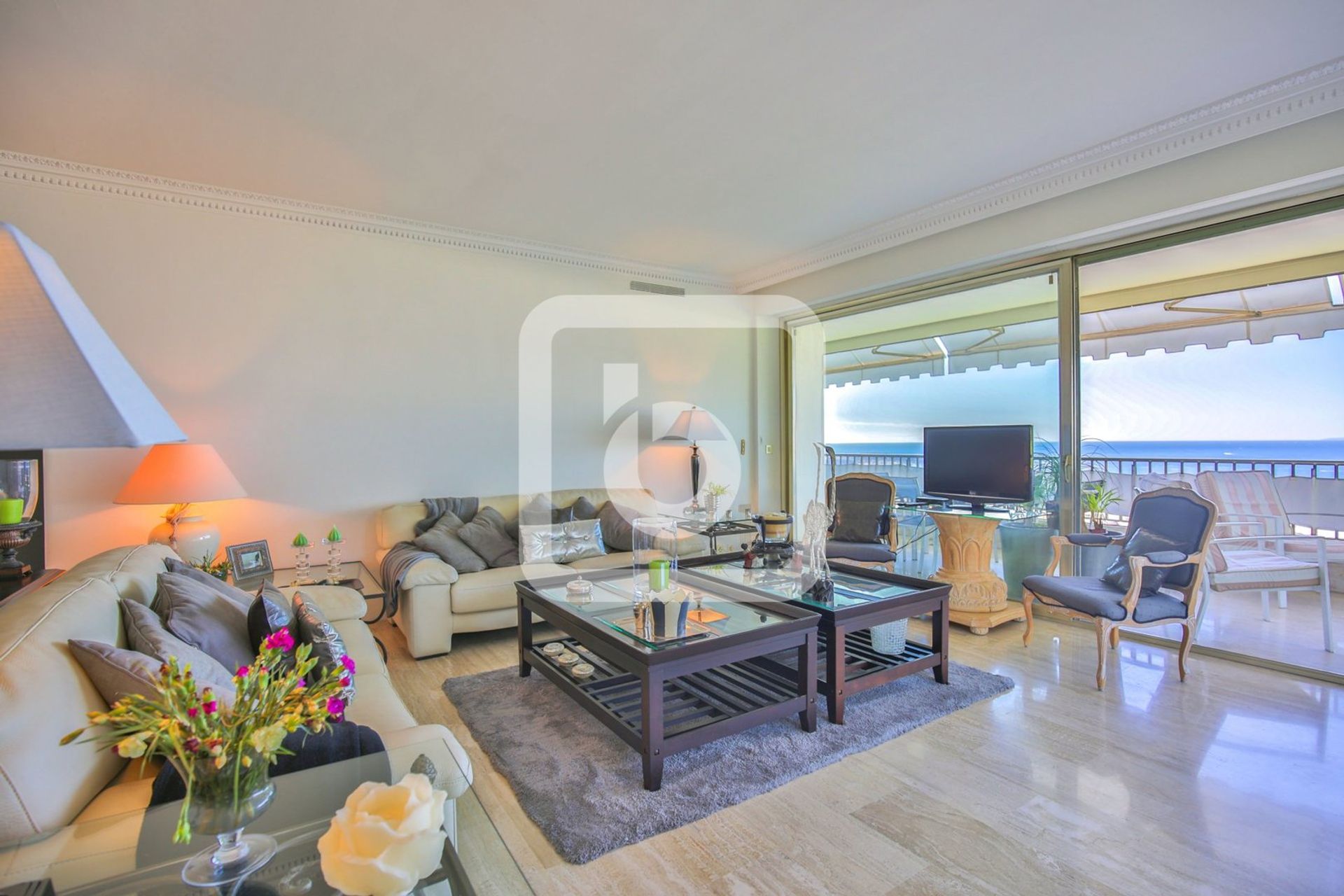 Condominium in Cannes, Provence-Alpes-Cote D'azur 10048799