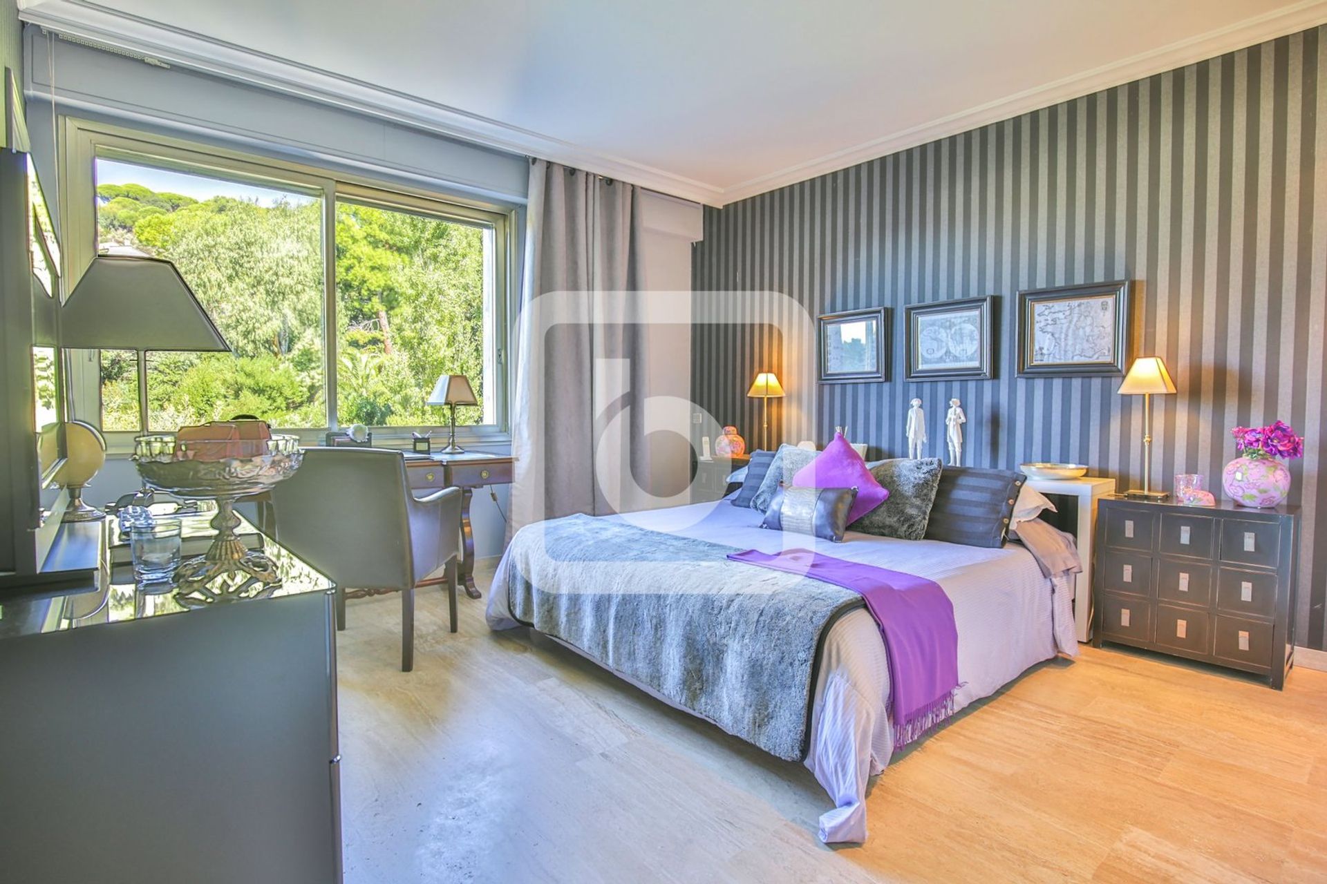 Condominium in Cannes, Provence-Alpes-Cote D'azur 10048799