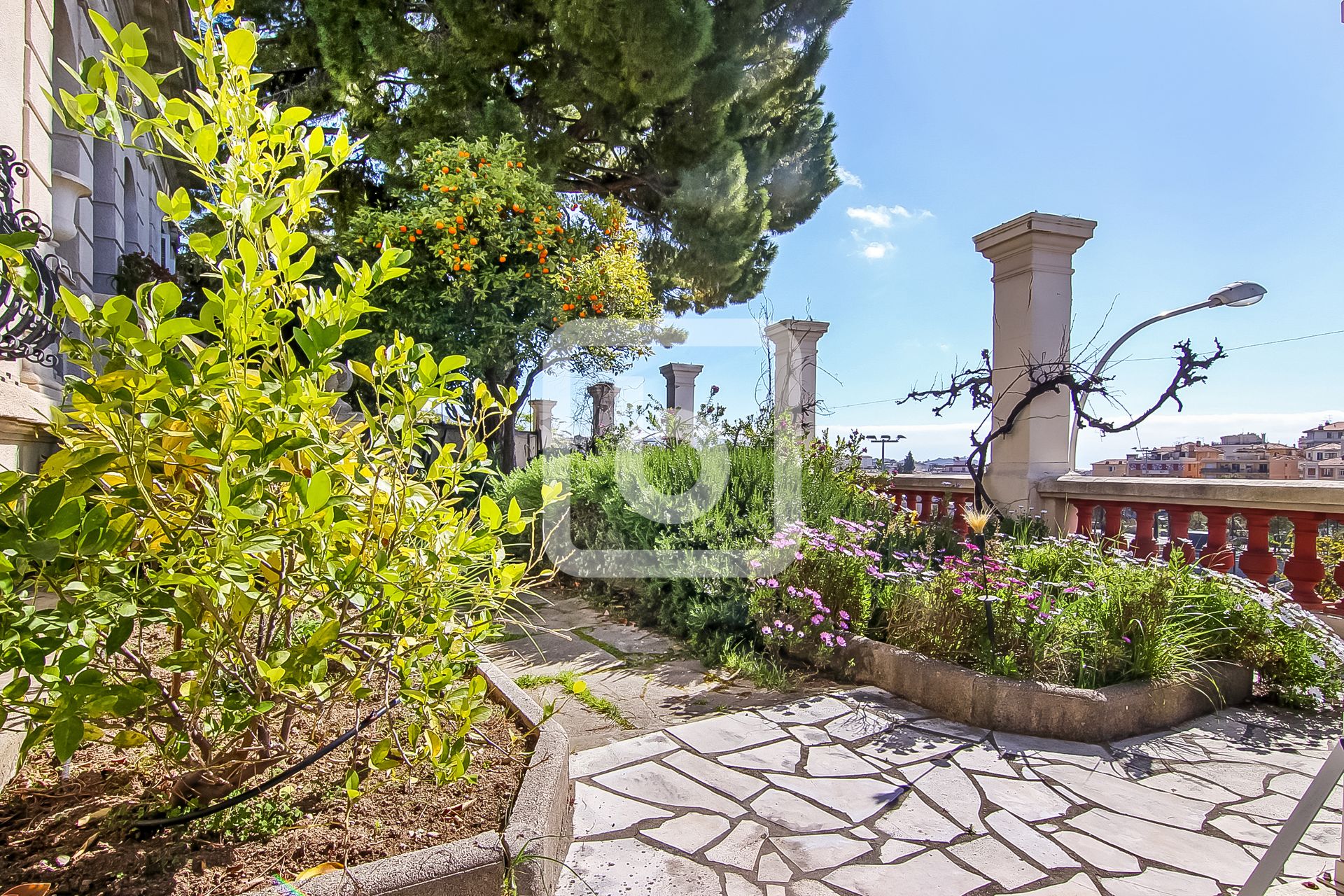 loger dans Le Ray, Provence-Alpes-Côte d'Azur 10048811