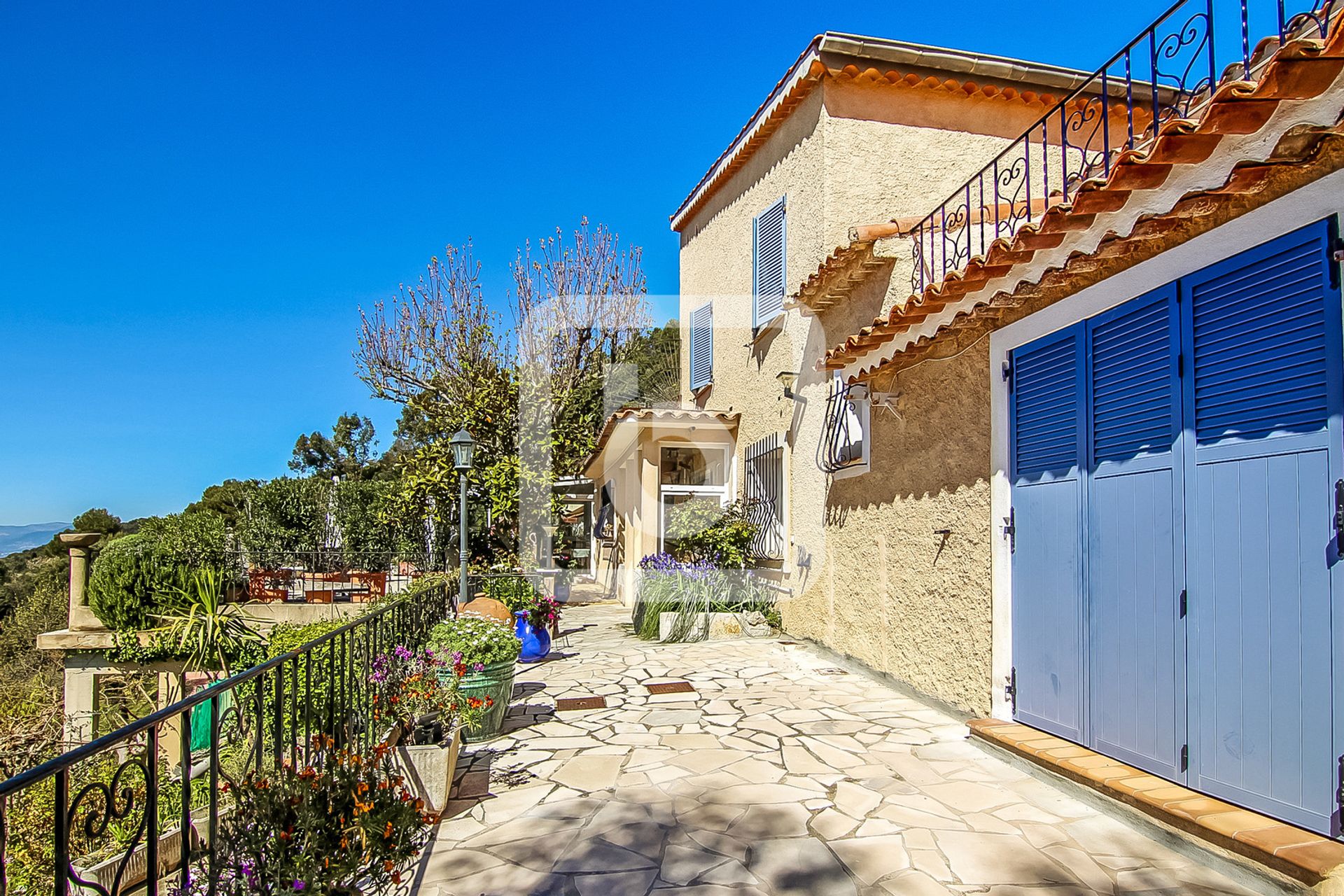 Land in Eze, Provence-Alpes-Cote D'azur 10048829