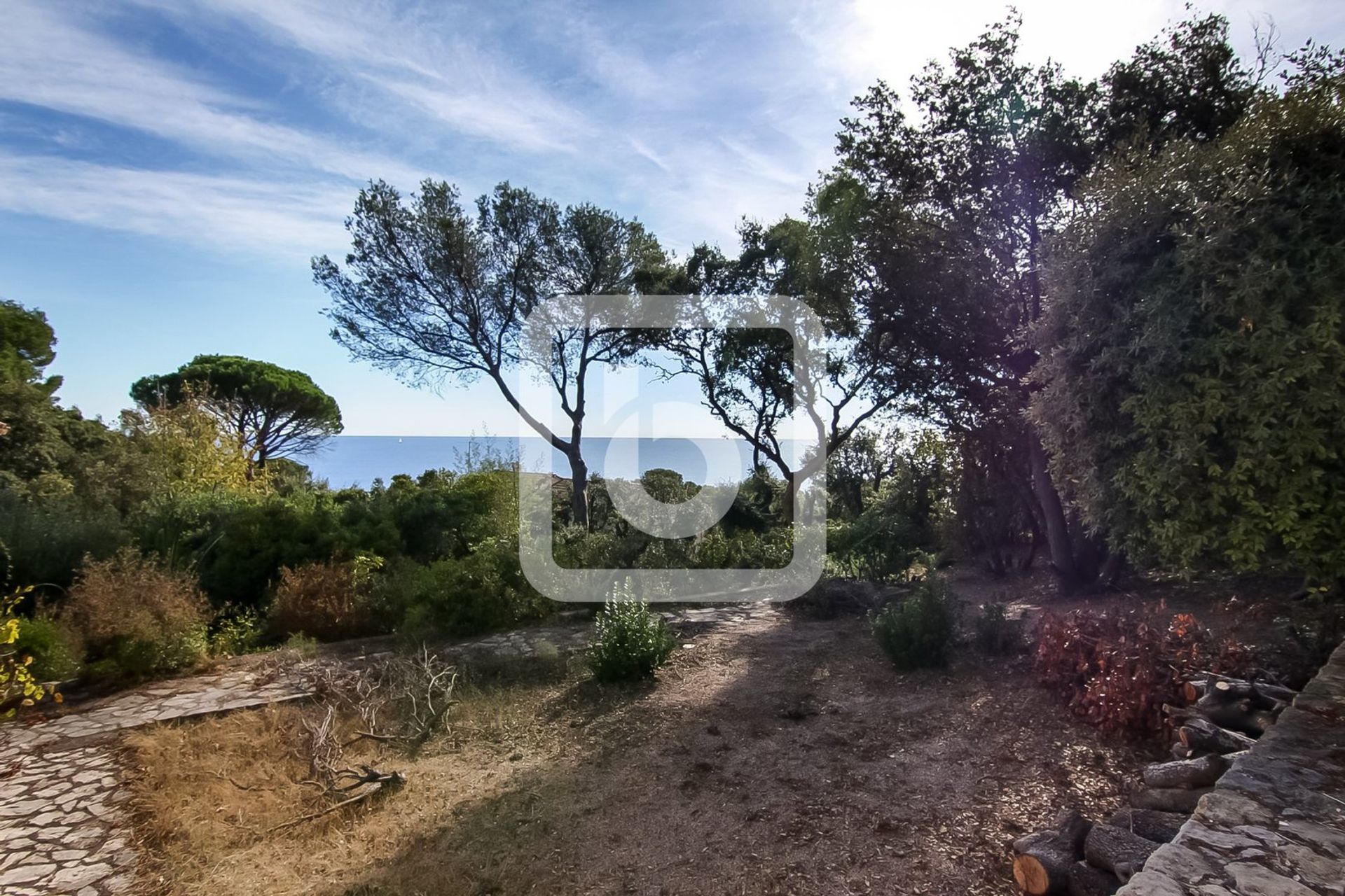 rumah dalam Agay, Provence-Alpes-Côte d'Azur 10048841