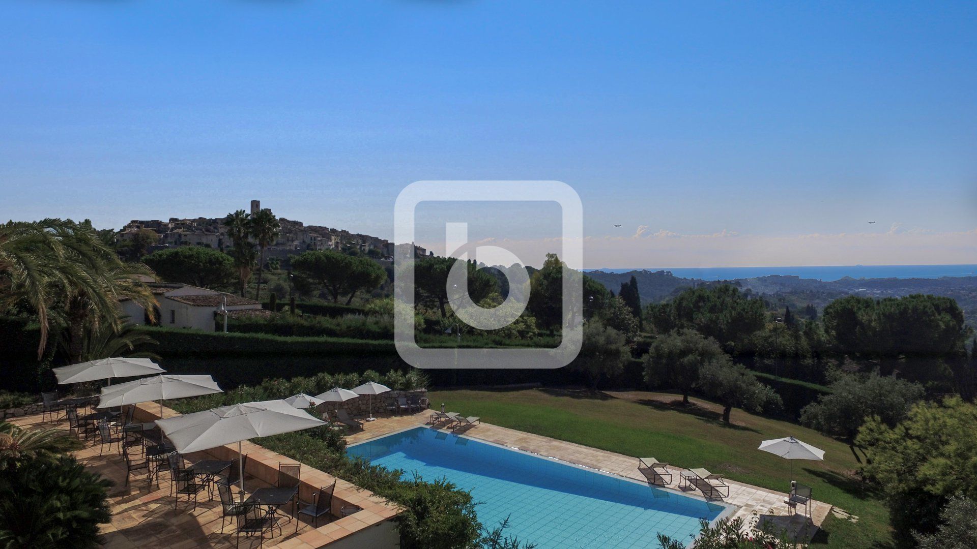 casa no Saint-Paul-de-Vence, Provença-Alpes-Costa Azul 10048846