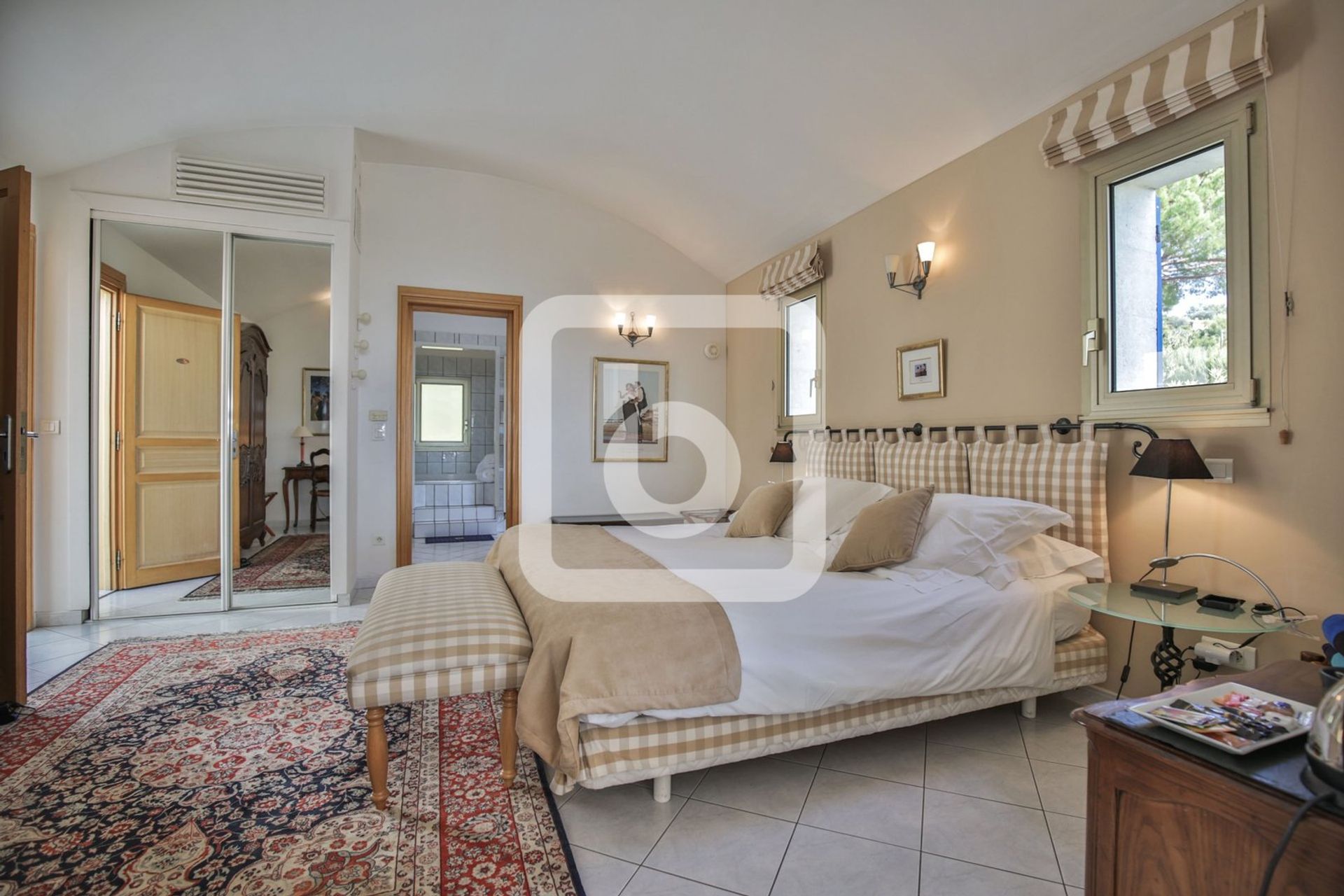 casa no Saint-Paul-de-Vence, Provença-Alpes-Costa Azul 10048846