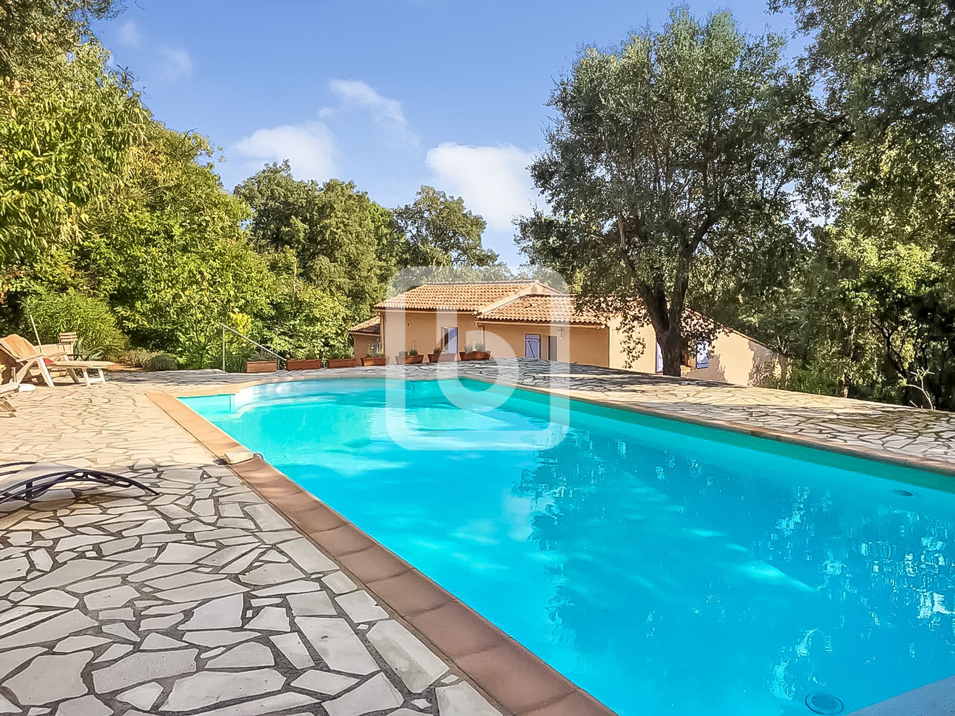 rumah dalam La Garde-Freinet, Provence-Alpes-Côte d'Azur 10048850