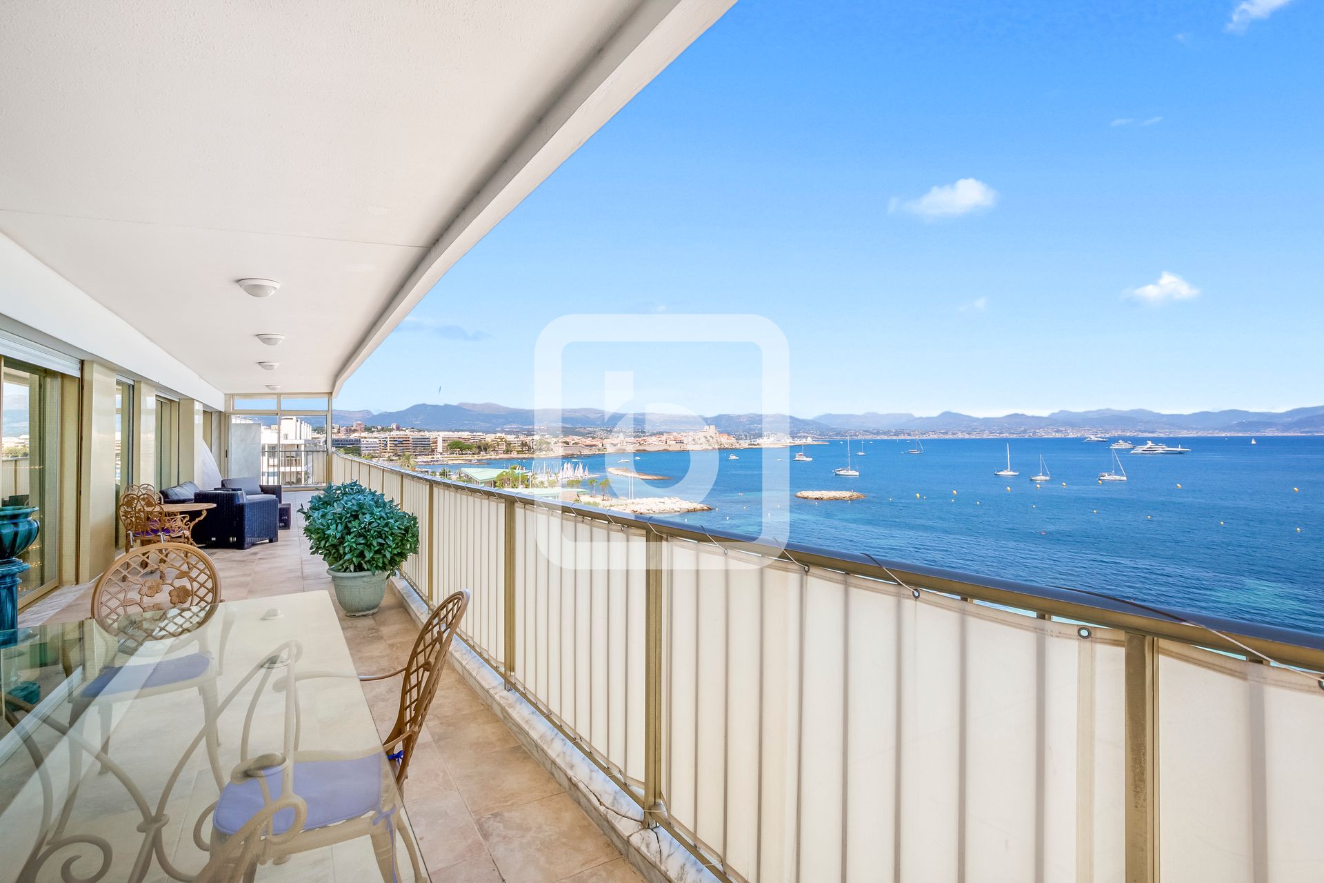 公寓 在 Antibes, Provence-Alpes-Cote D'azur 10048853