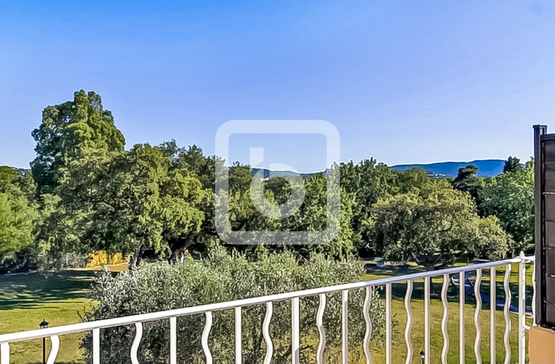 Квартира в Grimaud, Provence-Alpes-Cote D'azur 10048854