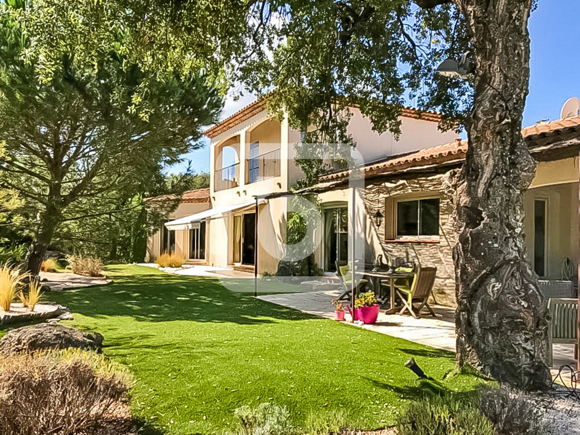 Huis in Le Plan-de-la-Tour, Provence-Alpes-Côte d'Azur 10048865