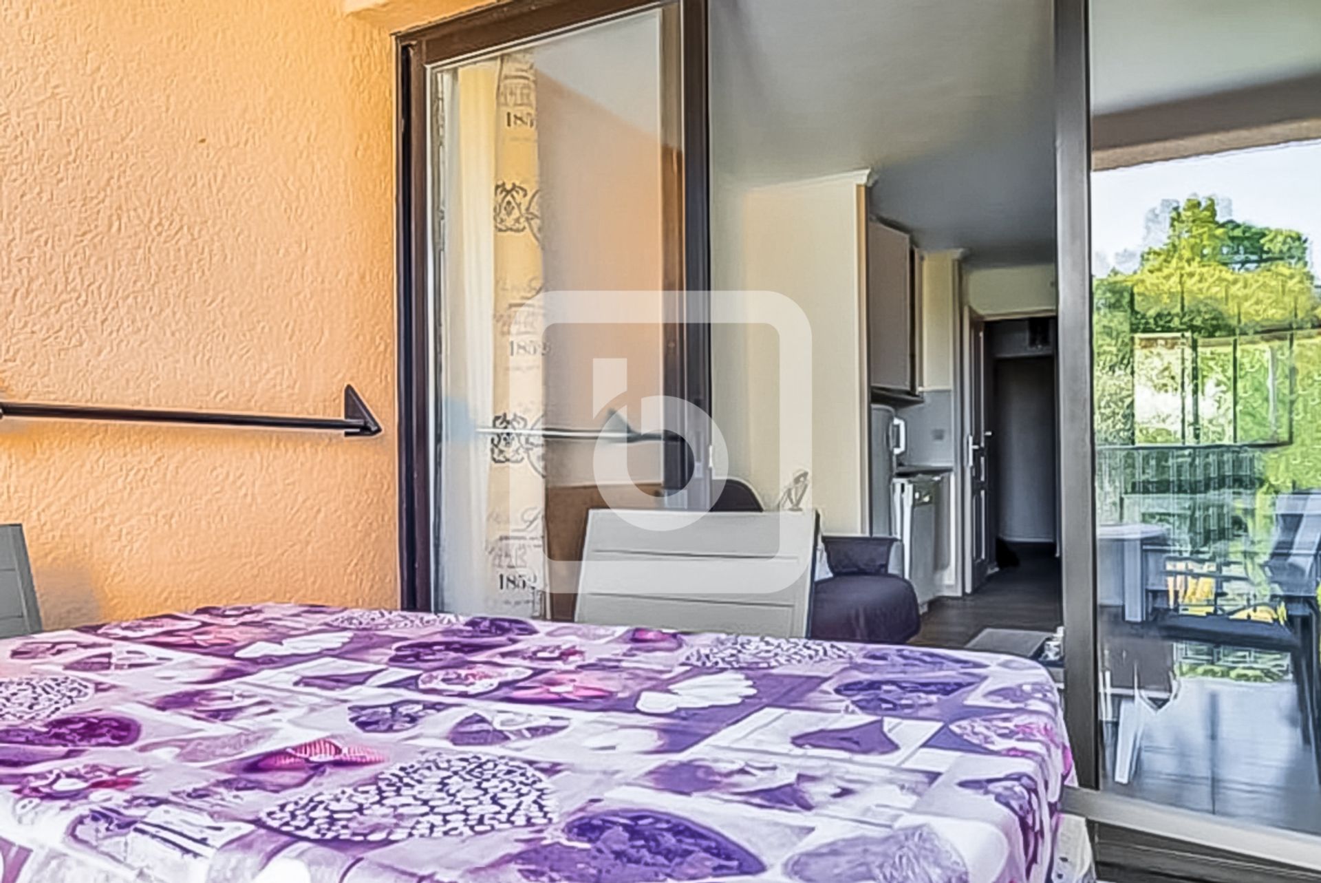 קוֹנדוֹמִינִיוֹן ב Grimaud, Provence-Alpes-Cote D'azur 10048867