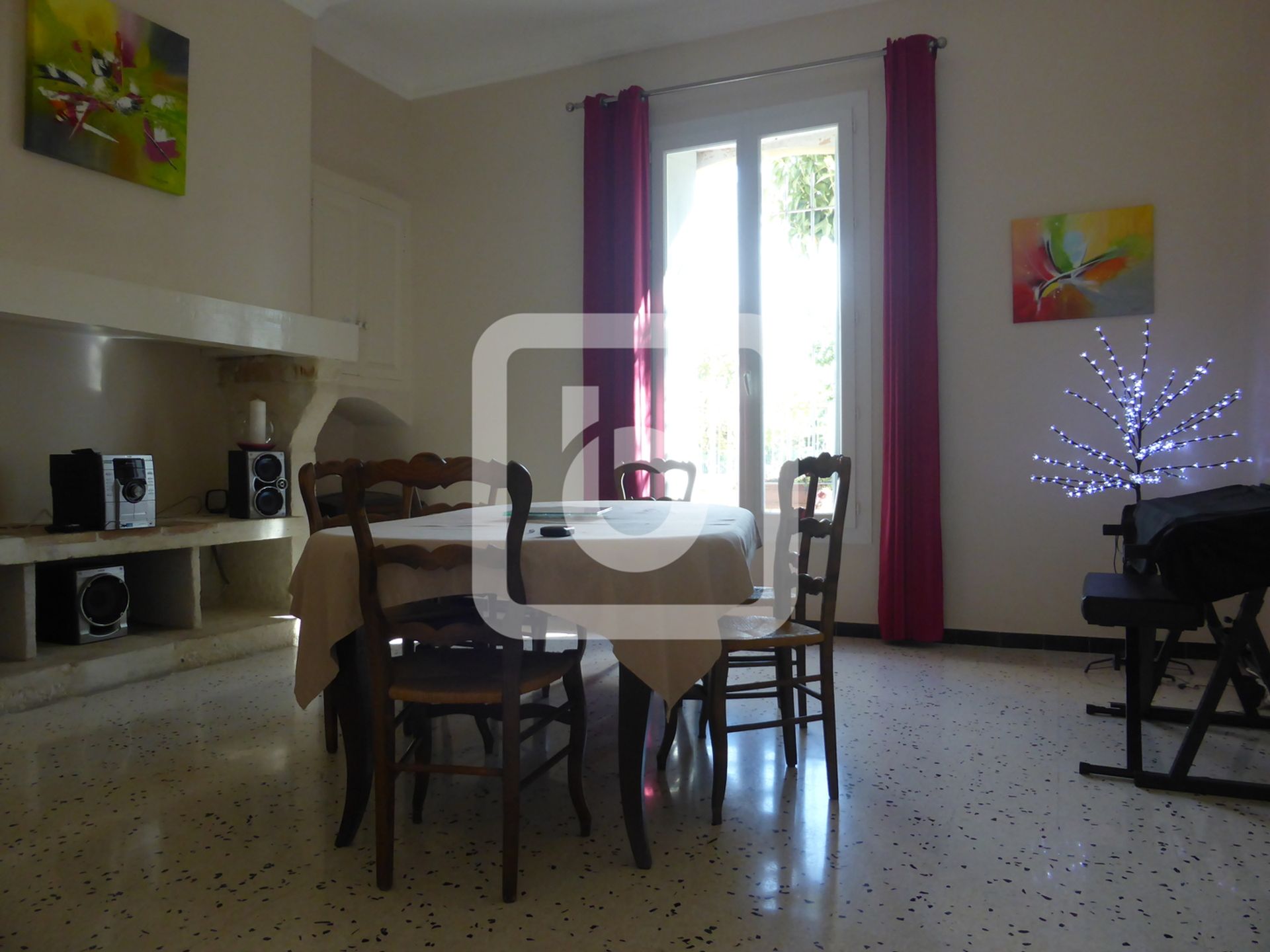 Haus im Nimes, Languedoc-Roussillon 10048879