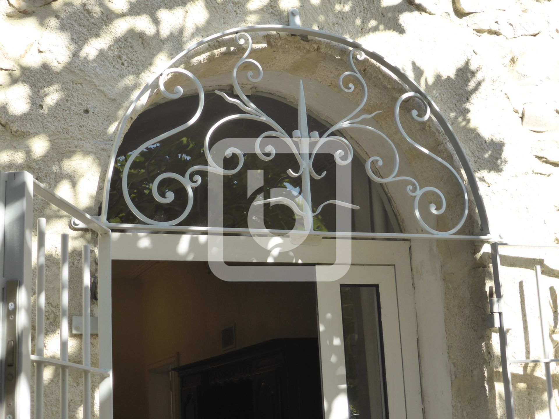 Haus im Nimes, Languedoc-Roussillon 10048879