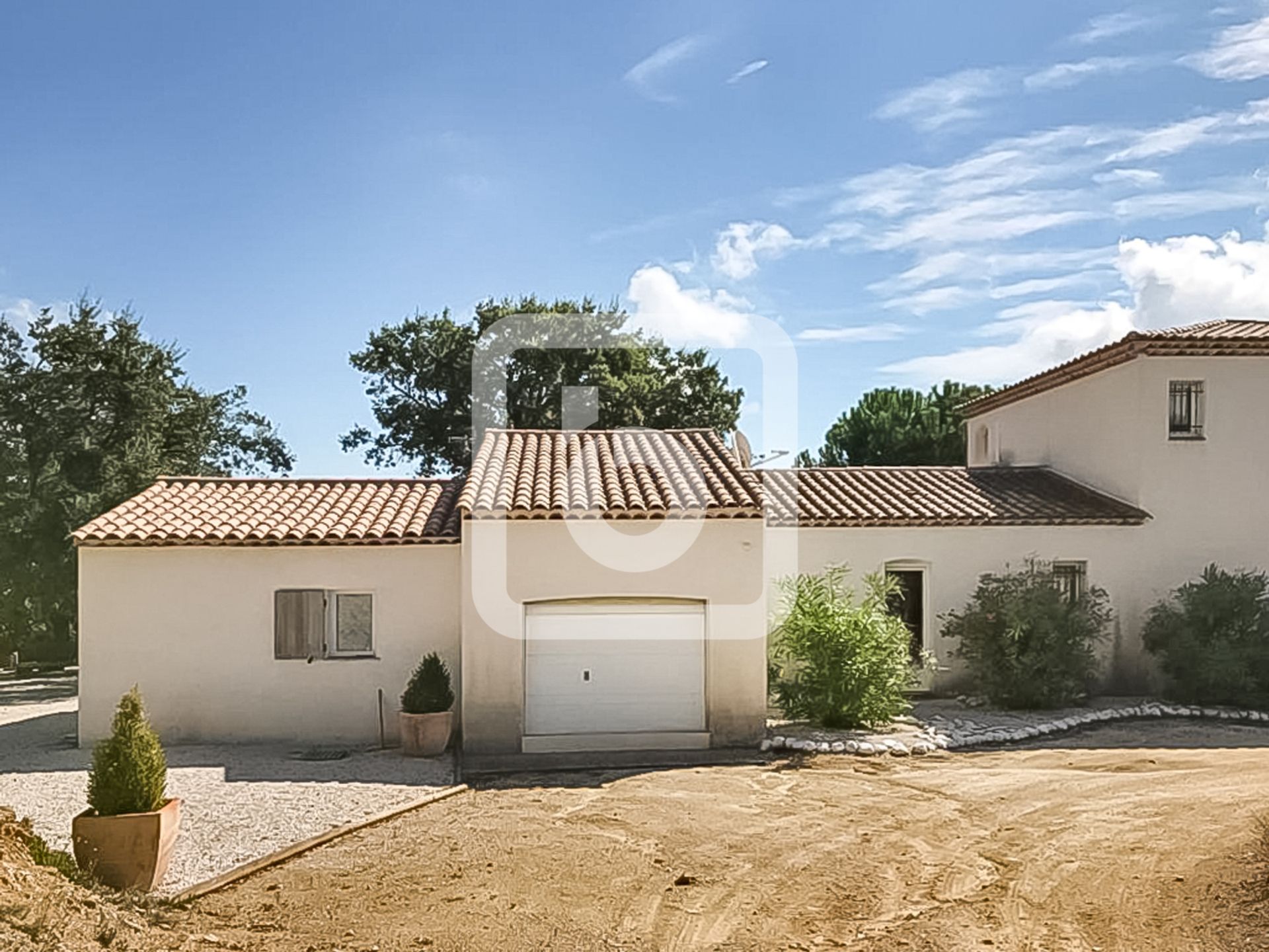 casa no Le Plan-de-la-Tour, Provença-Alpes-Costa Azul 10048890