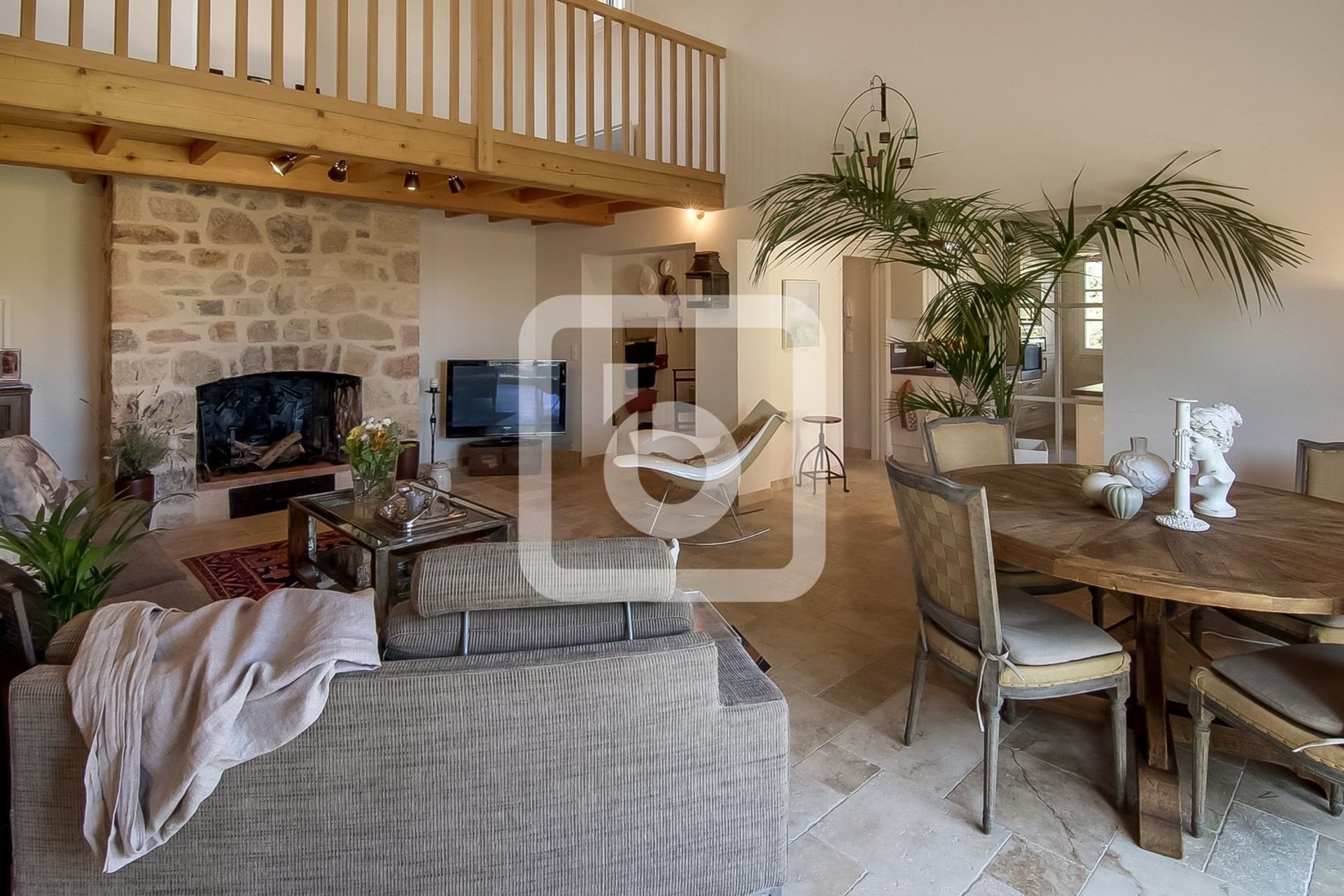 Hus i Seillans, Provence-Alpes-Cote d'Azur 10048921