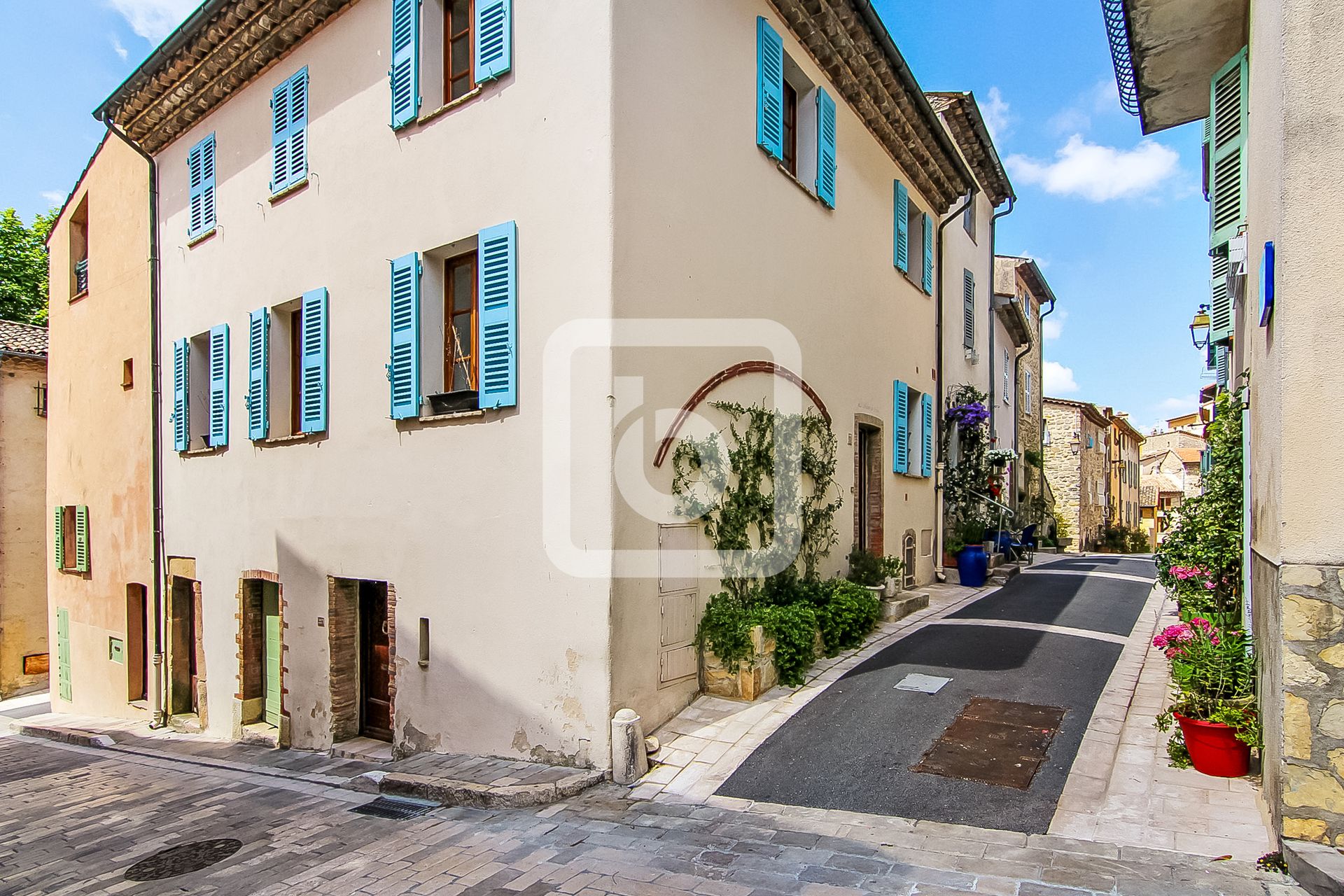 Hus i Valbonne, Provence-Alpes-Cote d'Azur 10048942