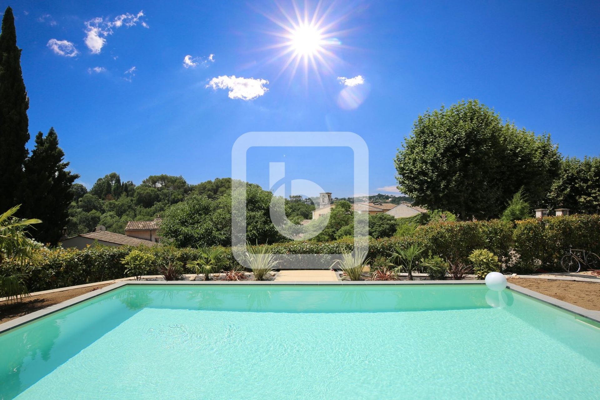 Hus i Valbonne, Provence-Alpes-Cote d'Azur 10048964