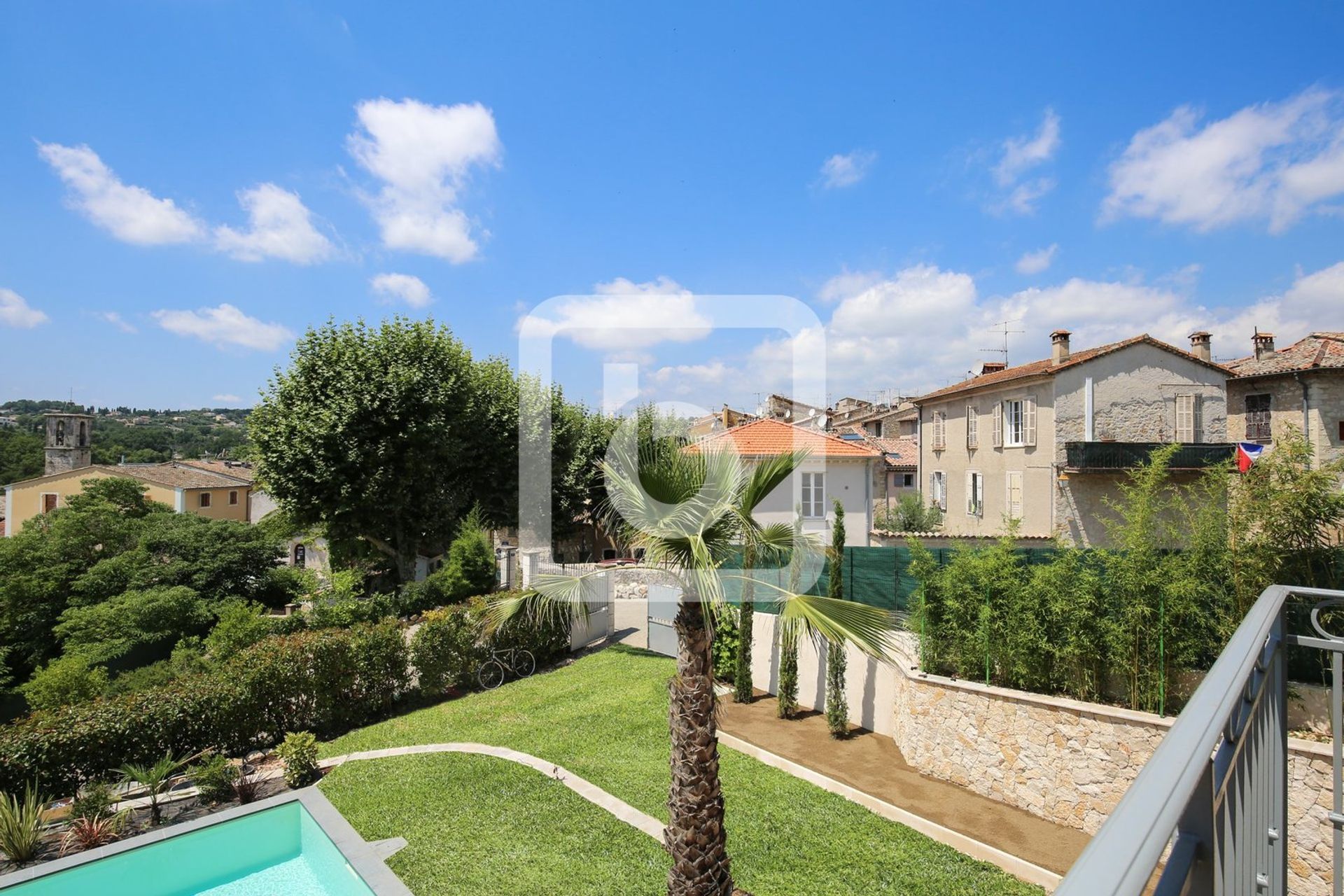 Hus i Valbonne, Provence-Alpes-Cote d'Azur 10048969