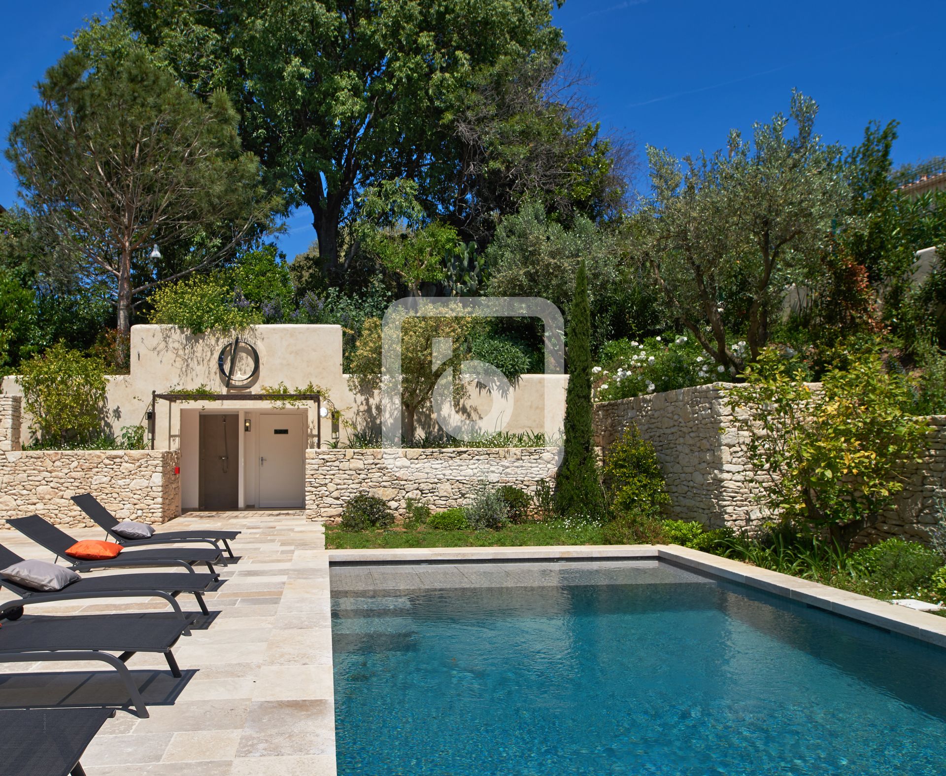 عمارات في Cap d'Antibes, Provence-Alpes-Cote D'azur 10048973