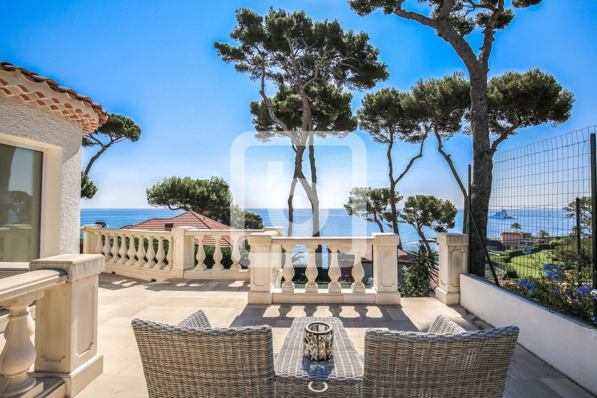 Rumah di Juan-les-Pins, Provence-Alpes-Cote d'Azur 10048987