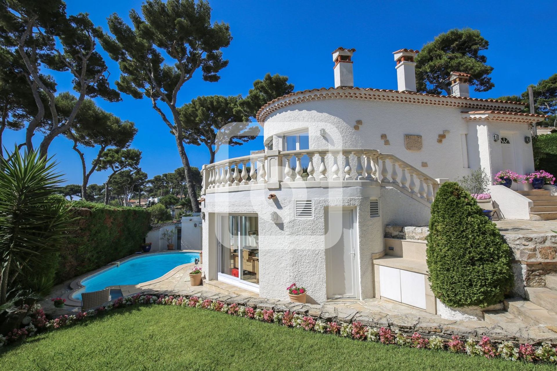 Rumah di Juan-les-Pins, Provence-Alpes-Cote d'Azur 10048987