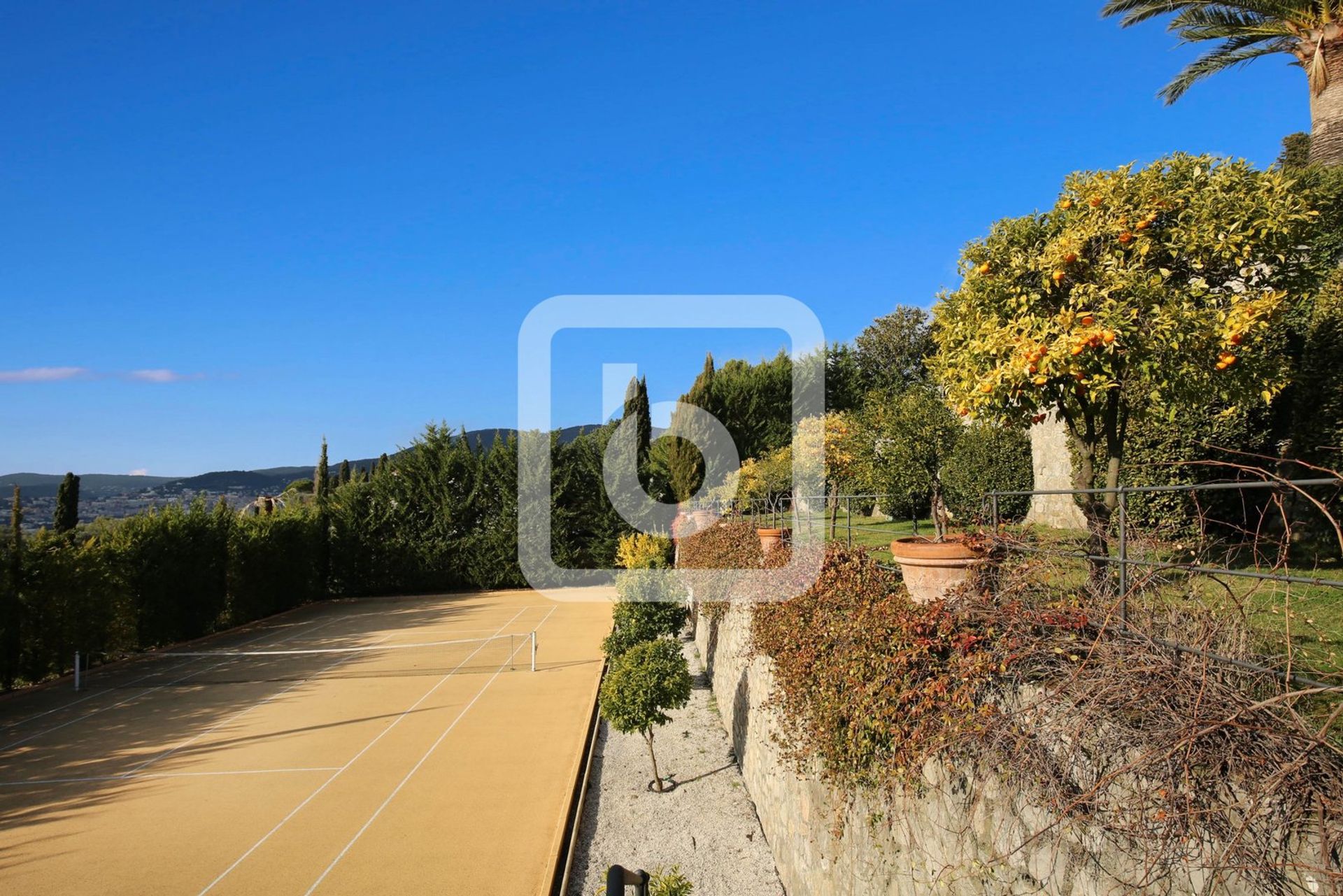 בַּיִת ב Plascassier, Provence-Alpes-Cote D'azur 10048993