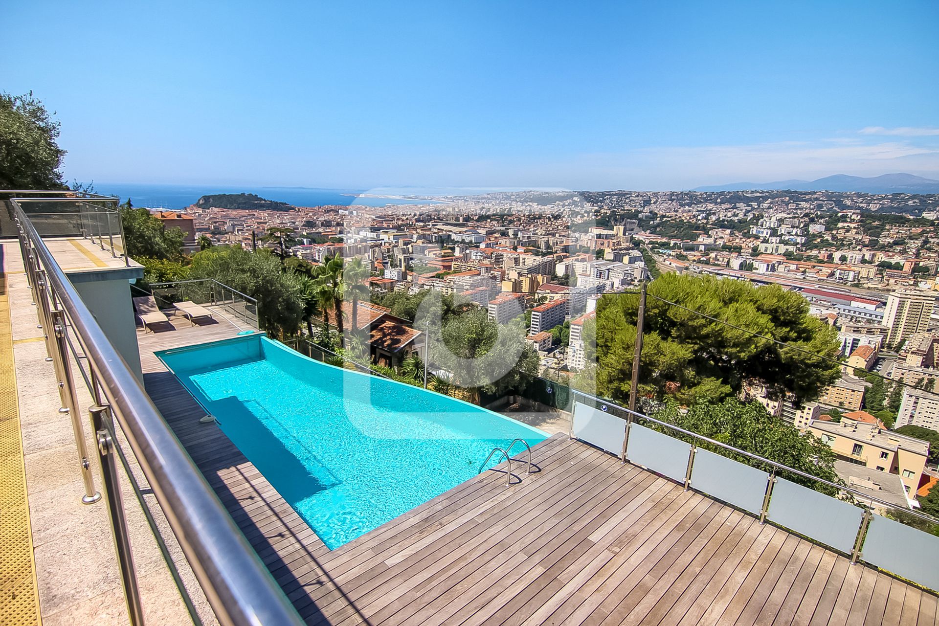 Hus i Nice, Provence-Alpes-Cote D'azur 10049027