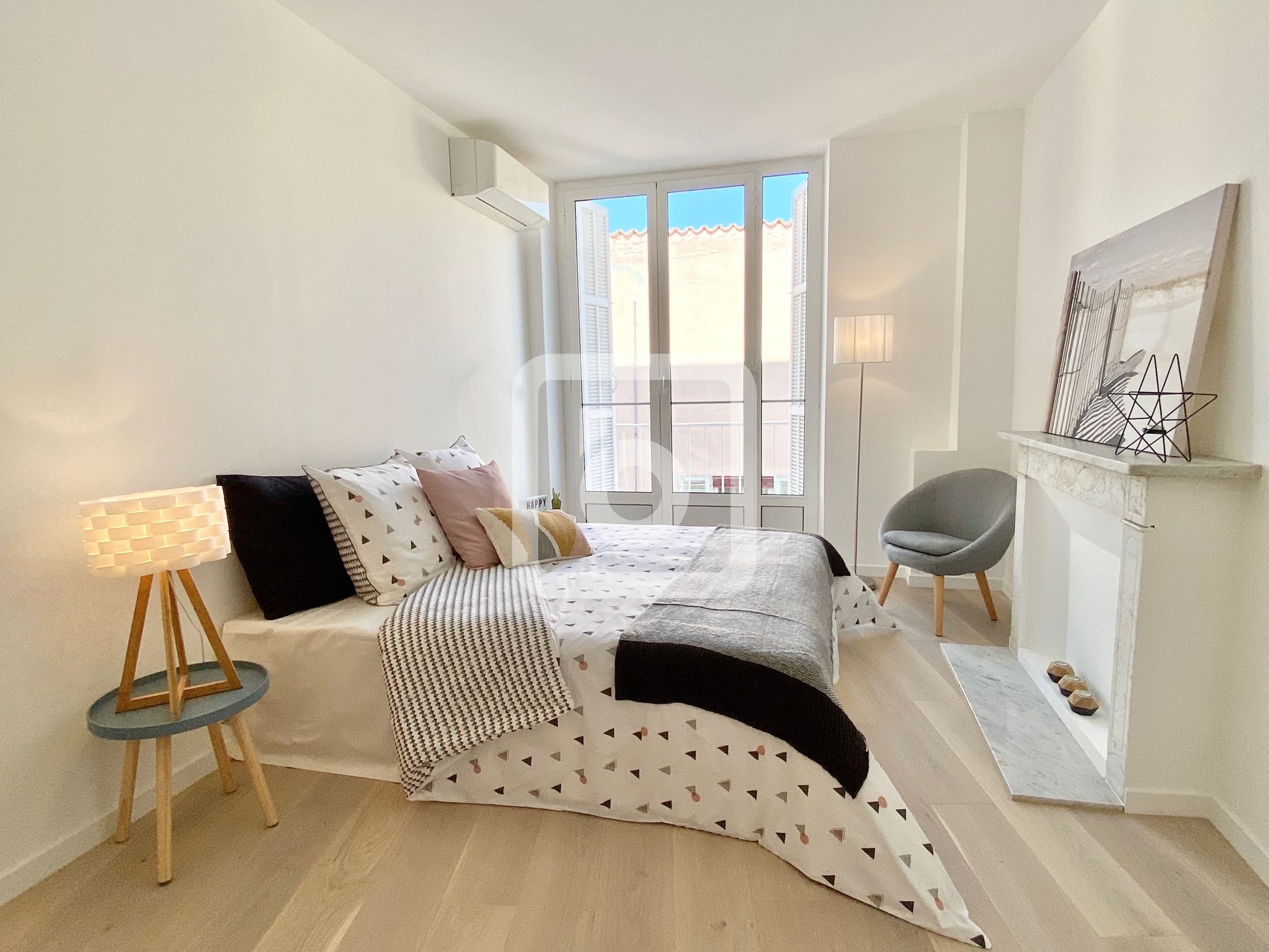 Condominium in Nice, Provence-Alpes-Cote D'azur 10049066