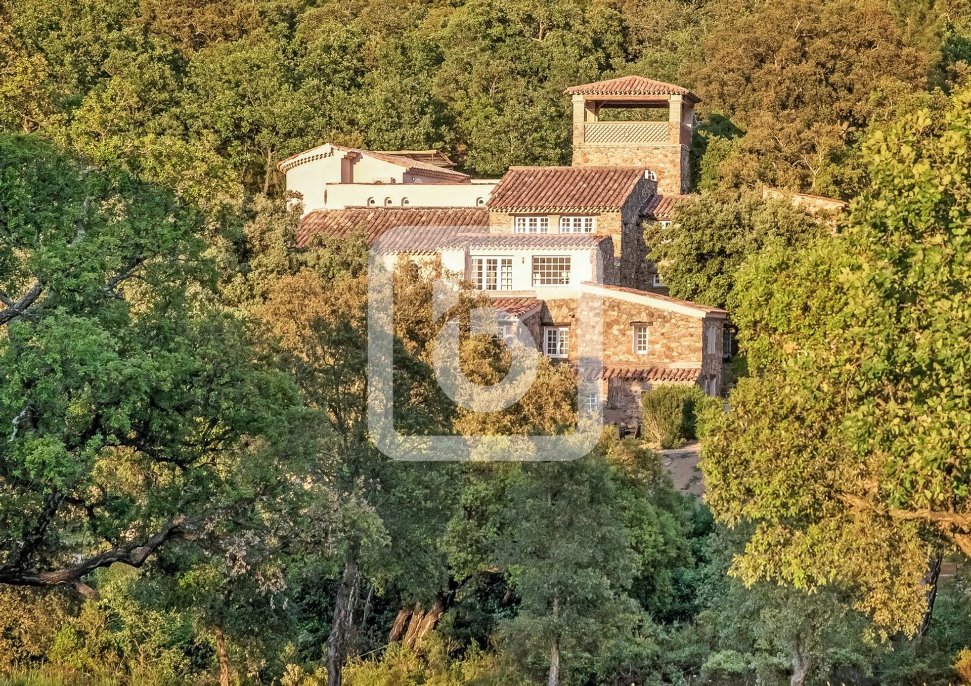 Condomínio no Le Plan De La Tour, Provence-Alpes-Cote D'azur 10049076