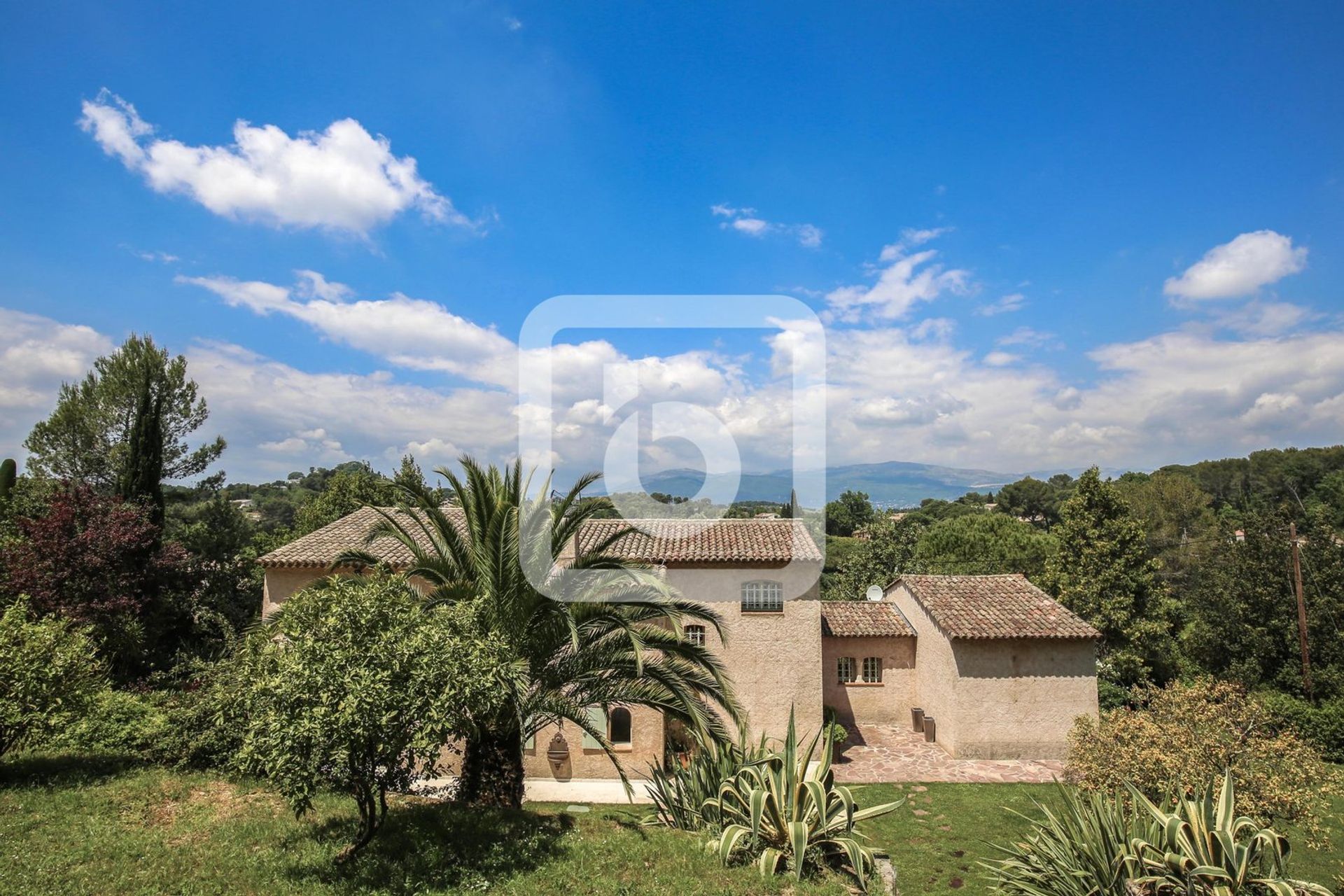 Hus i Valbonne, Provence-Alpes-Cote d'Azur 10049094