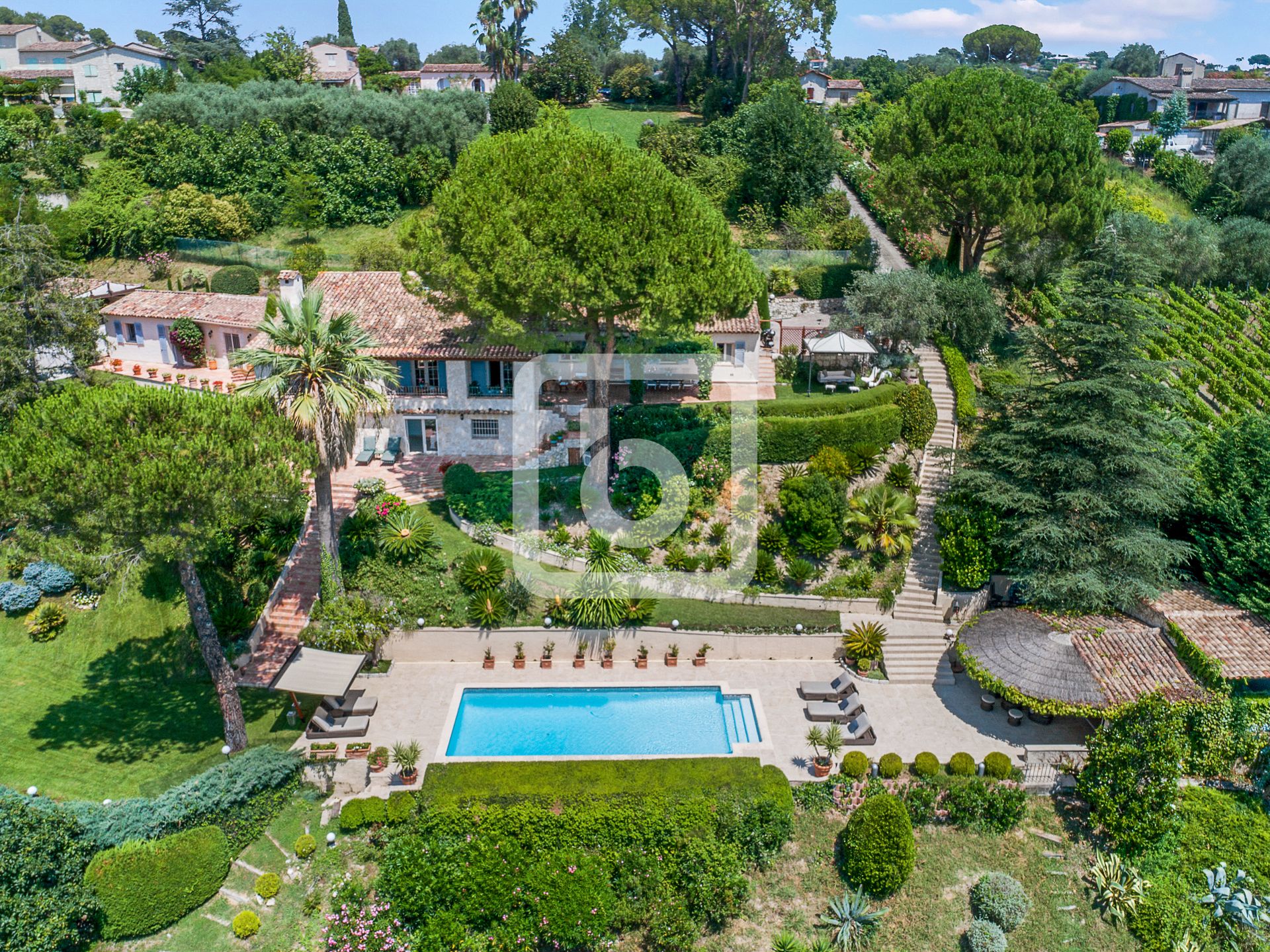 casa no Saint-Paul-de-Vence, Provença-Alpes-Costa Azul 10049098