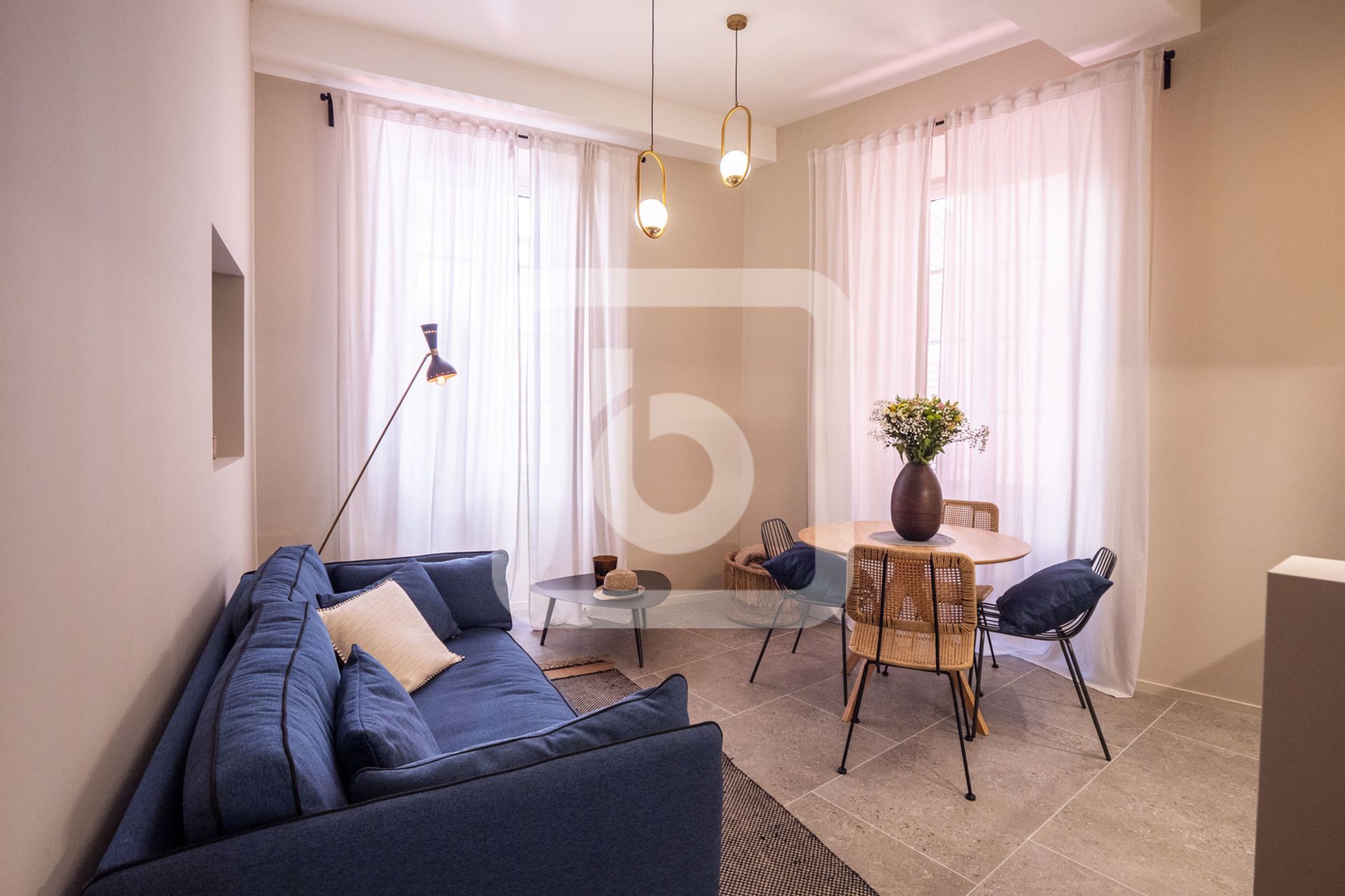 Condominium in Nice, Provence-Alpes-Cote D'azur 10049108