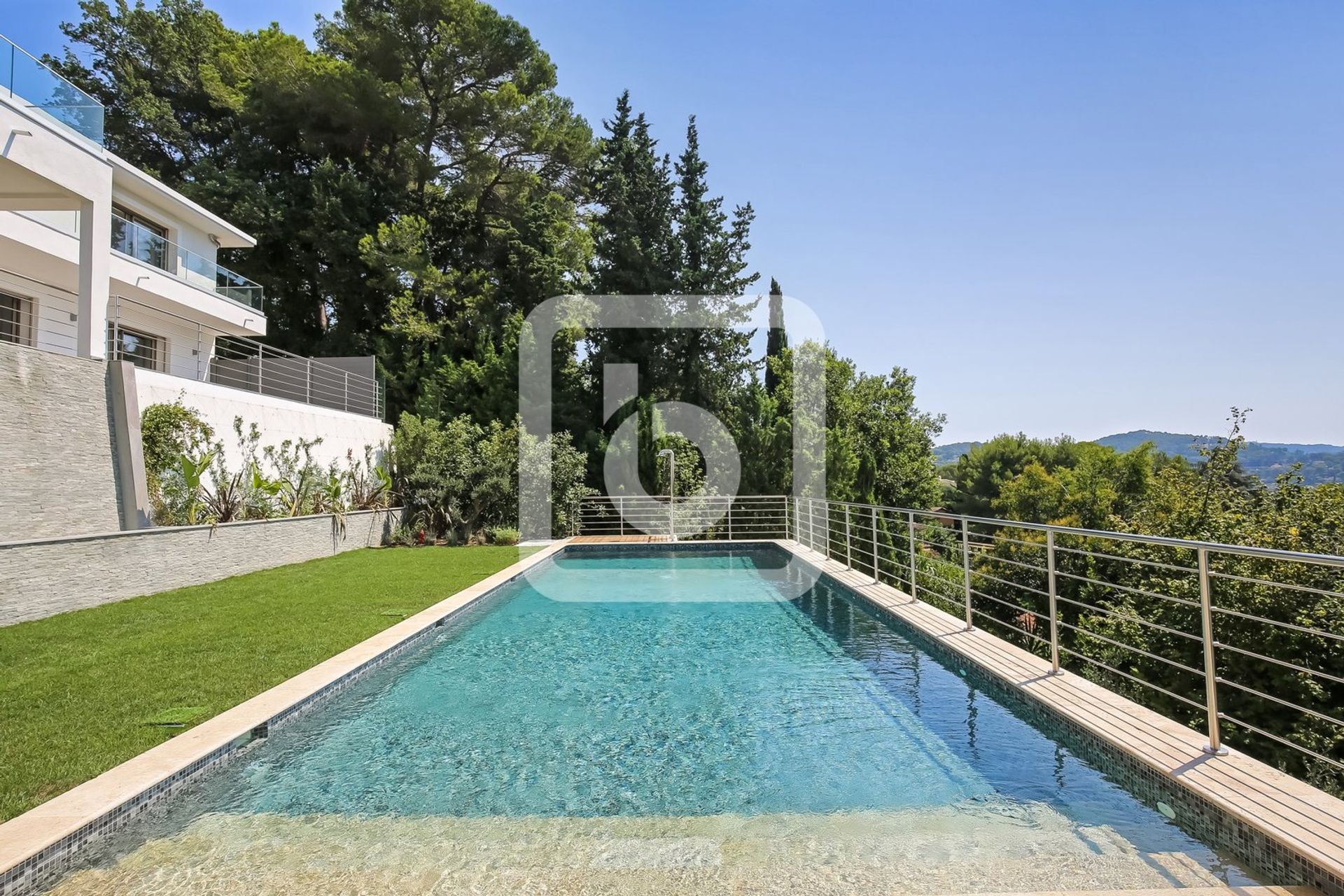 House in Mougins, Provence-Alpes-Cote D'azur 10049114